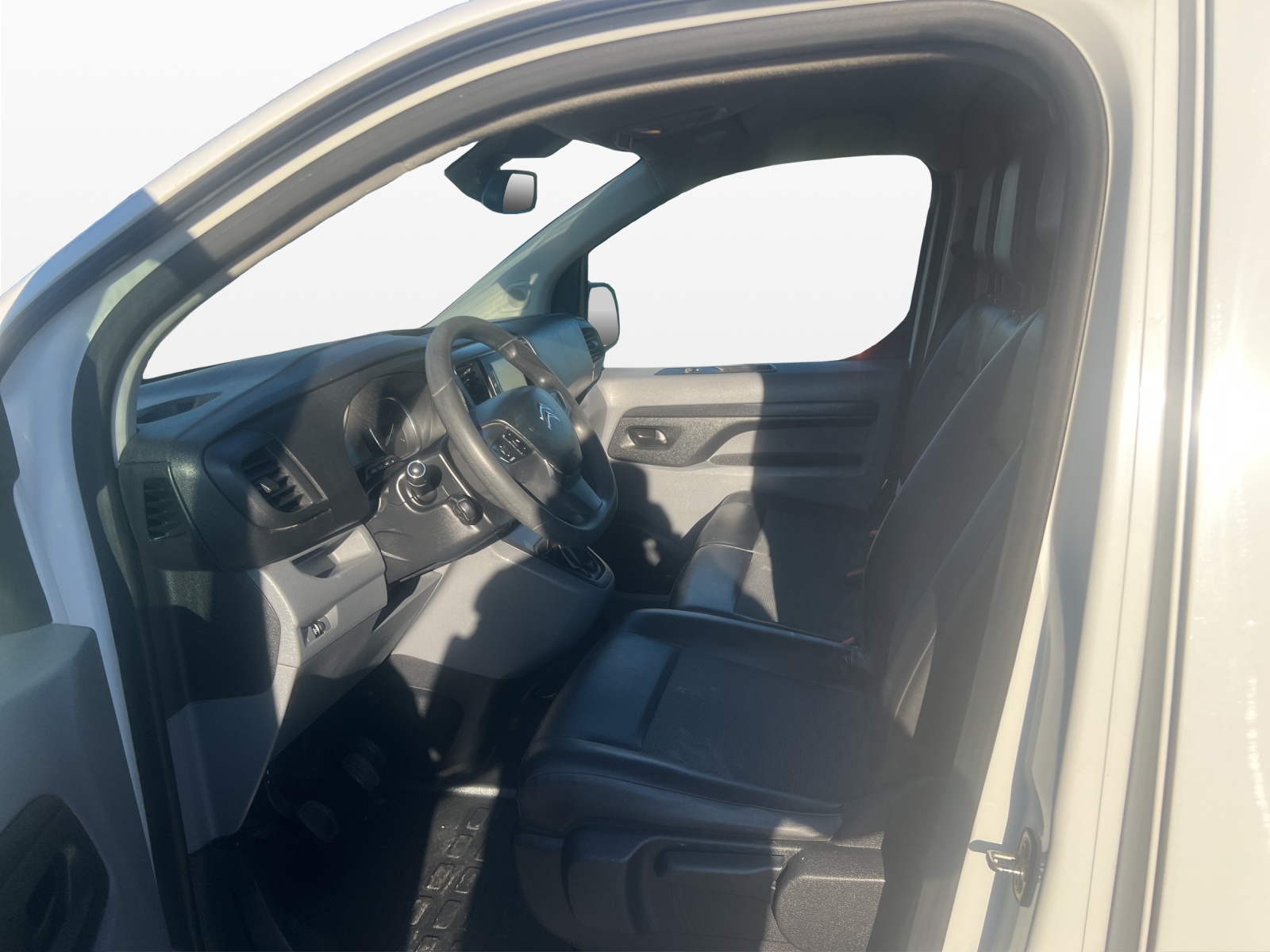 CITROEN Jumpy 1.6 BlueHDi 95 M Attraction-image-8