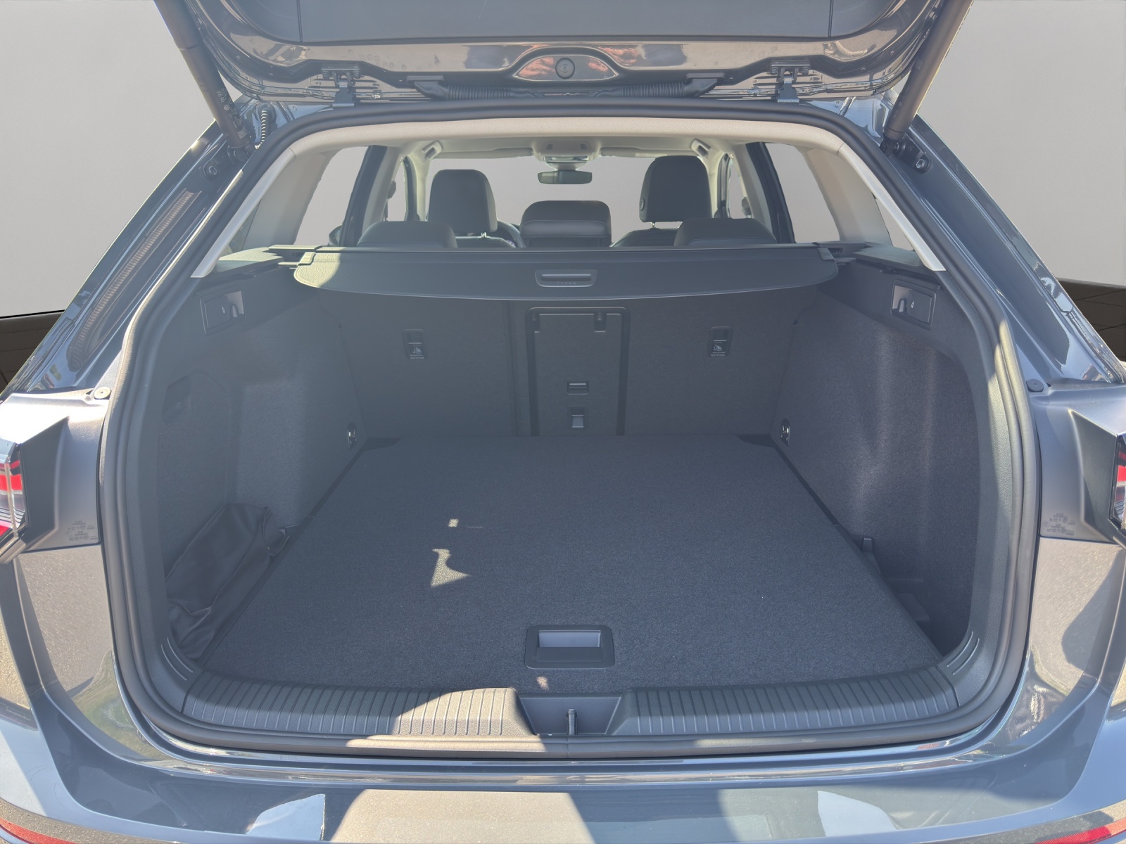 VW Golf Variant 1.5 eTSI mHEV Style DSG-image-5
