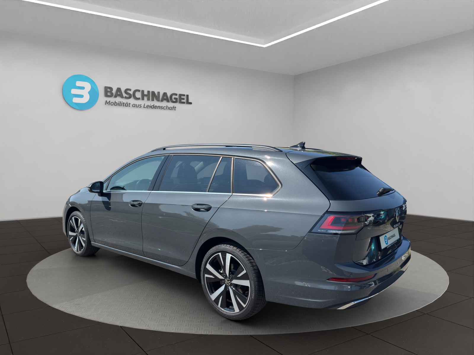 VW Golf Variant 1.5 eTSI mHEV Style DSG-image-2