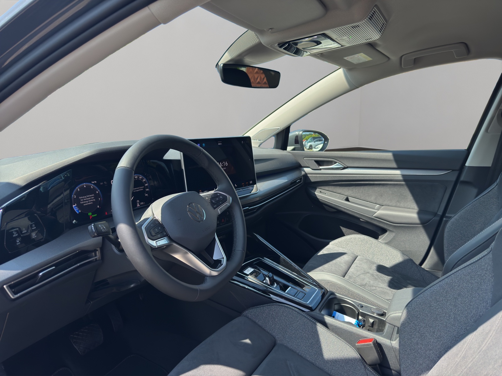 VW Golf Variant 1.5 eTSI mHEV Style DSG-image-3