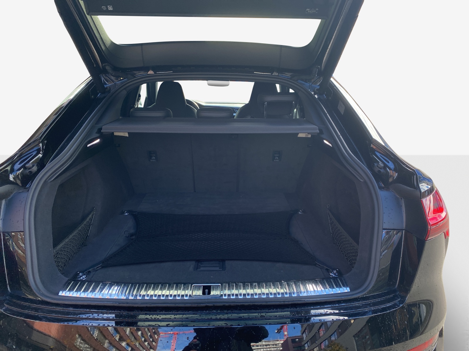 AUDI e-tron S Sportback quattro-image-12