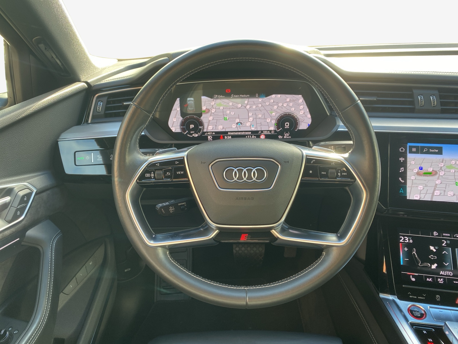 AUDI e-tron S Sportback quattro-image-9