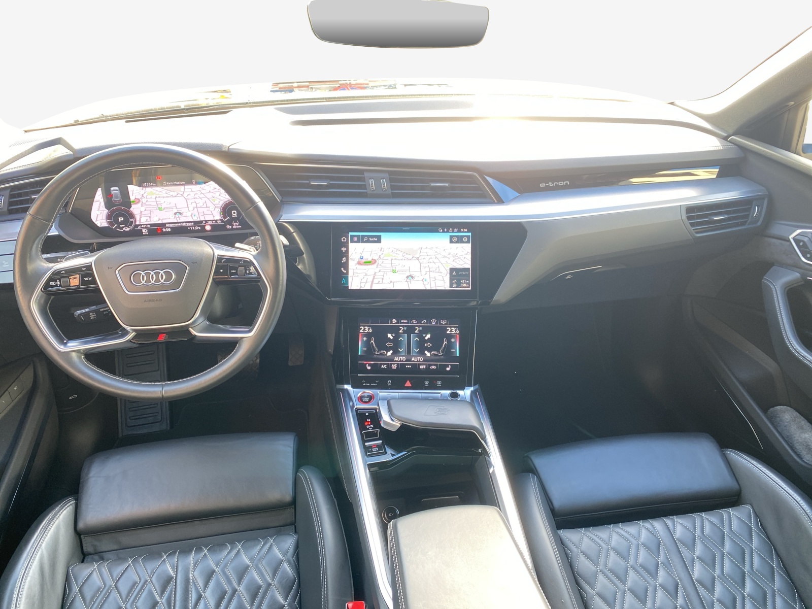 AUDI e-tron S Sportback quattro-image-8