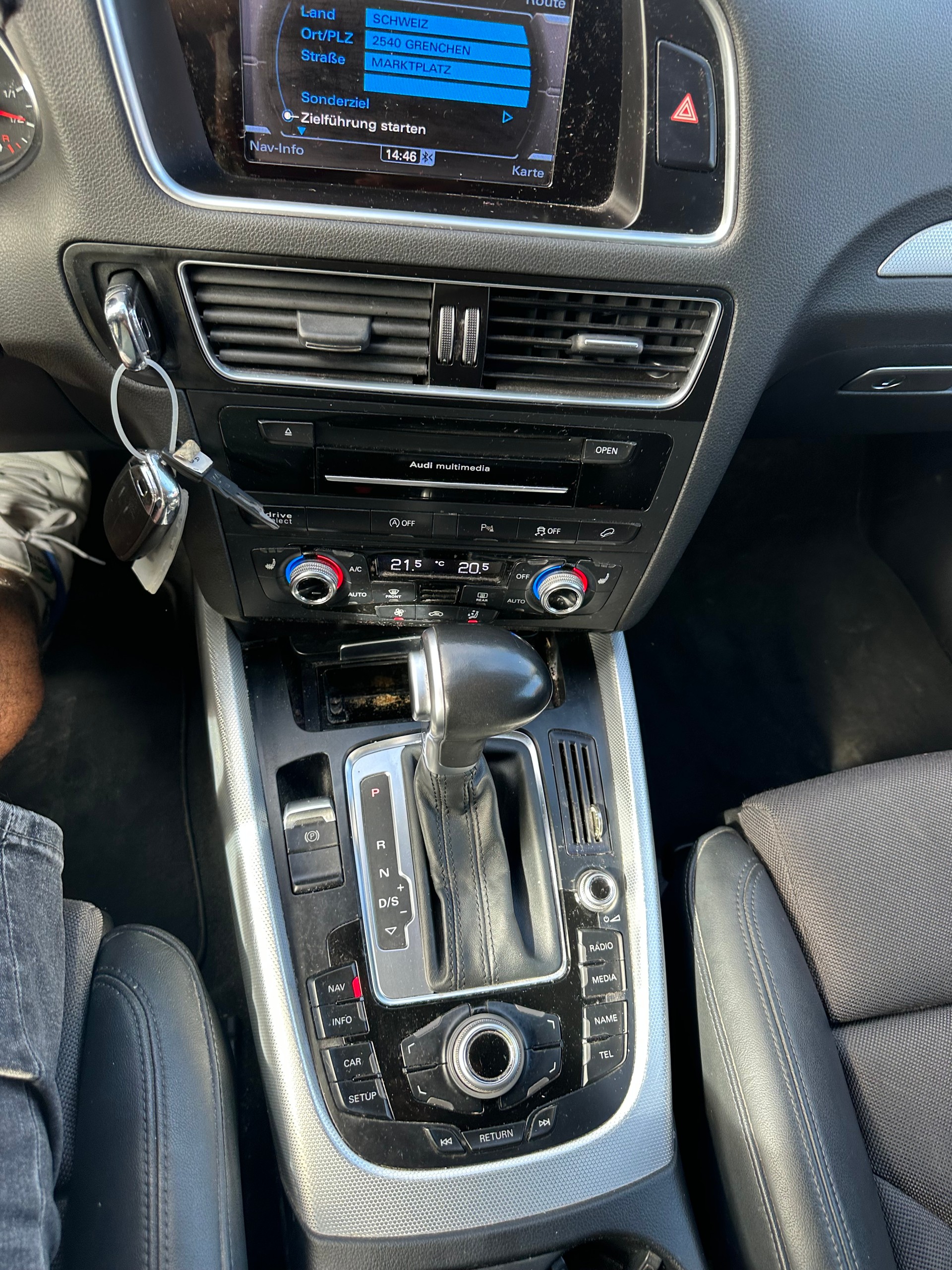 AUDI Q5 2.0 TDI quattro S-tronic-image-8