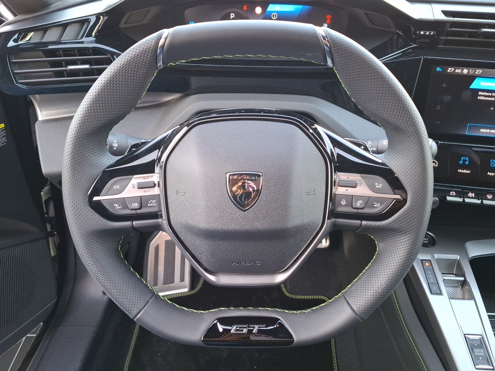 PEUGEOT 308 SW NEW 1.6 PHEV 195 GT-image-11