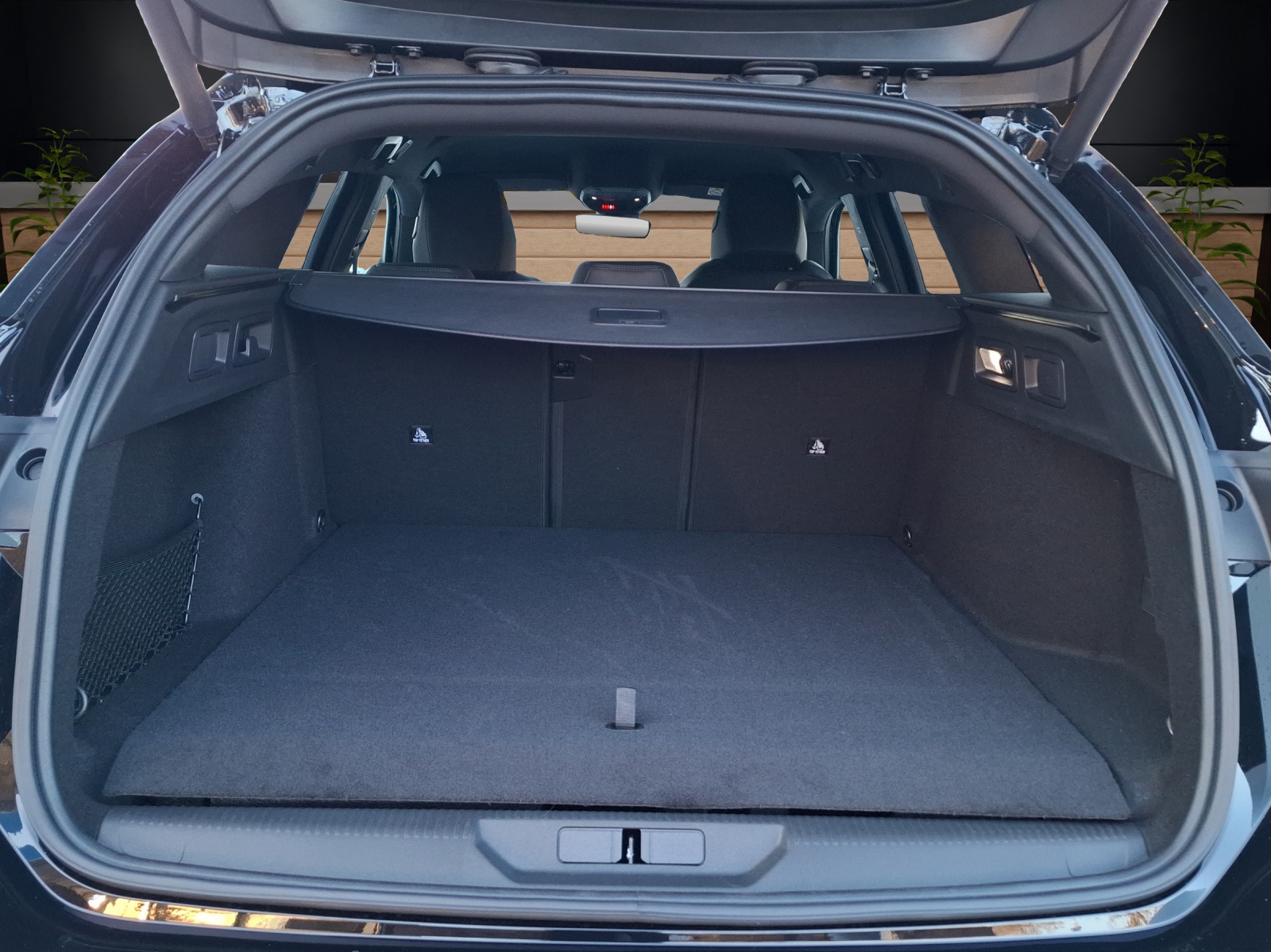 PEUGEOT 308 SW NEW 1.6 PHEV 195 GT-image-9