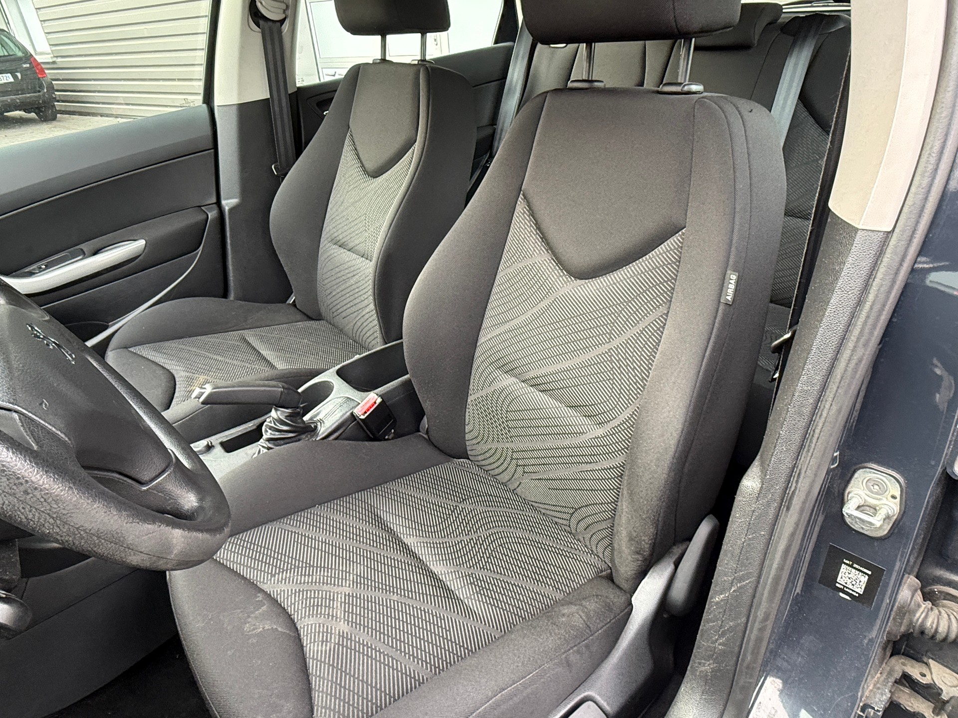 PEUGEOT 308 SW 1.6 HDI Trendy-image-11