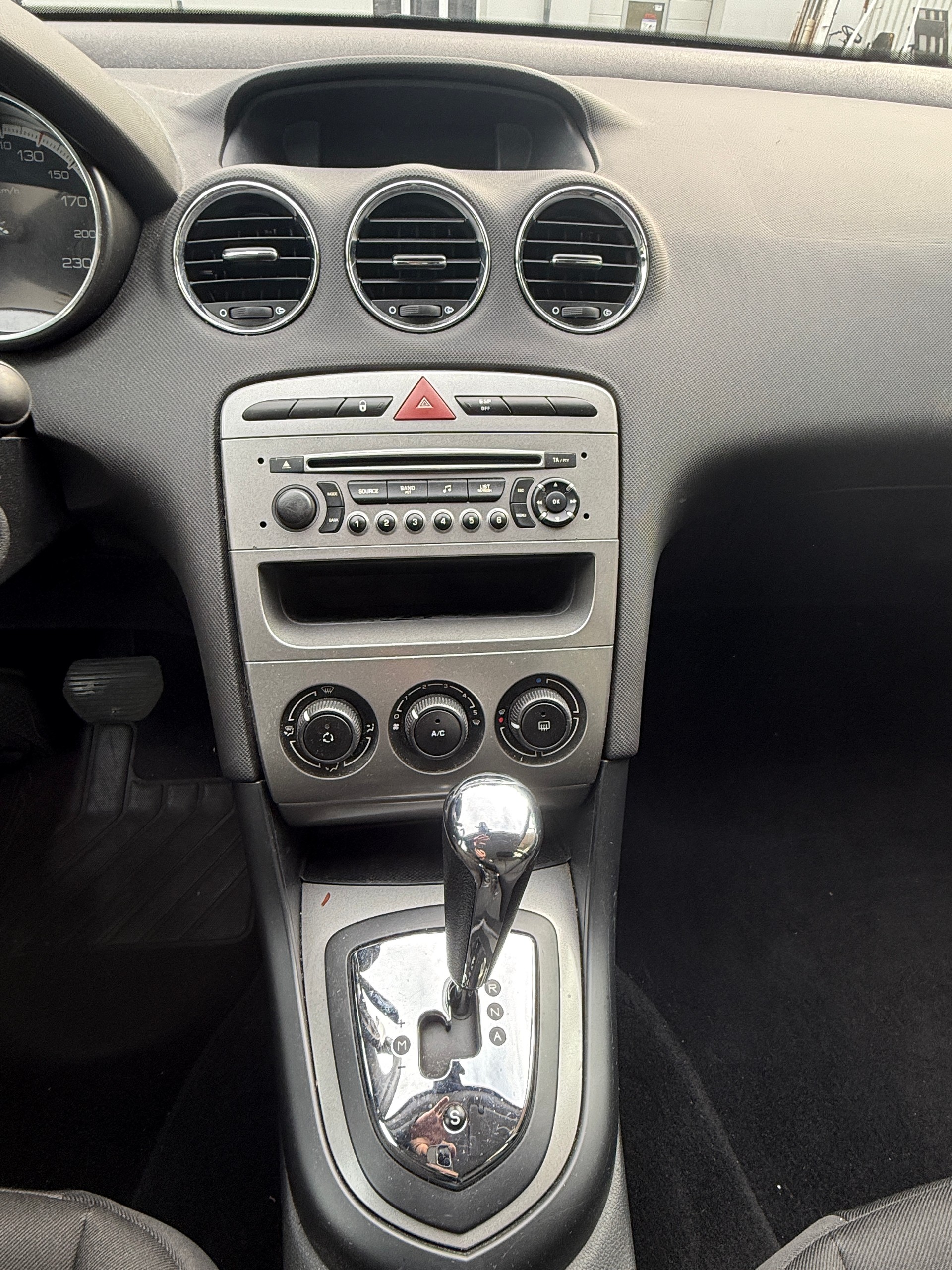 PEUGEOT 308 SW 1.6 HDI Trendy-image-15