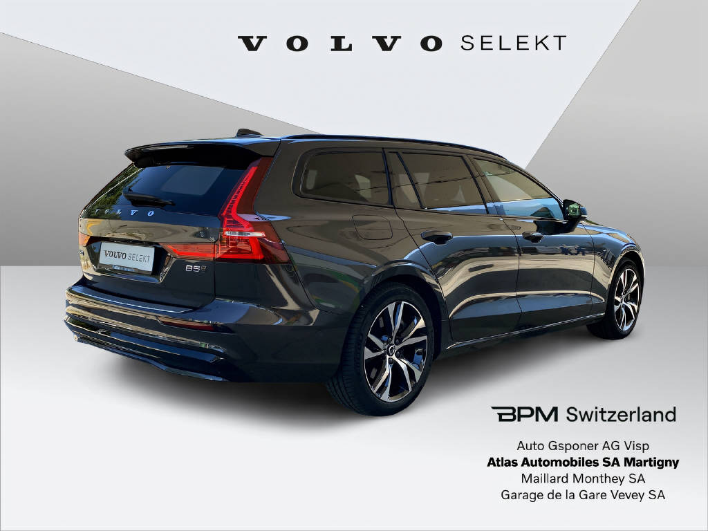 VOLVO V60 2.0 B5 Plus Dark AWD-image-3