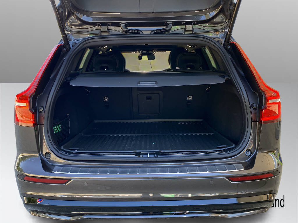 VOLVO V60 2.0 B5 Plus Dark AWD-image-12