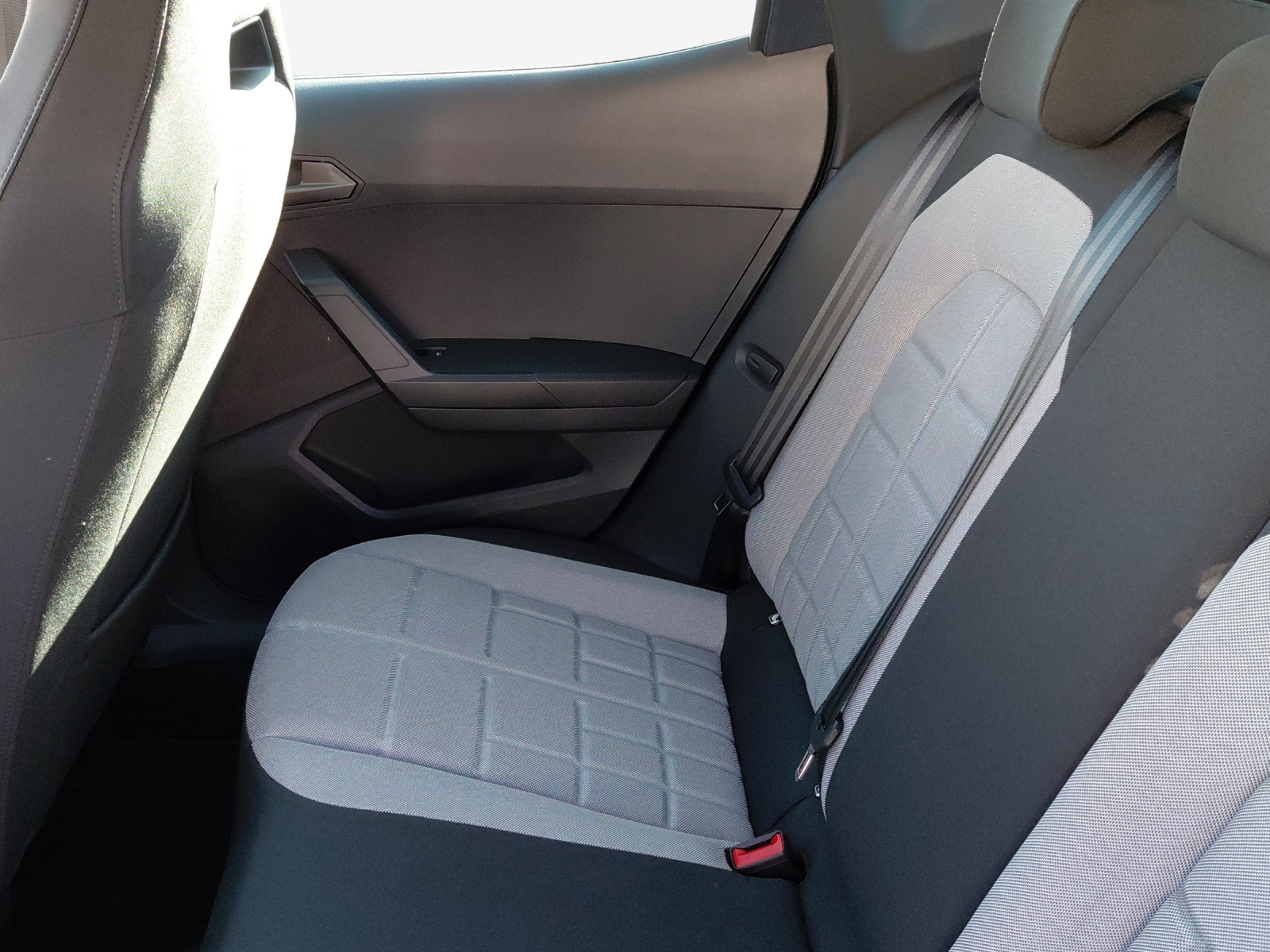 SEAT Arona 1.0 TSI Eco FR DSG-image-11