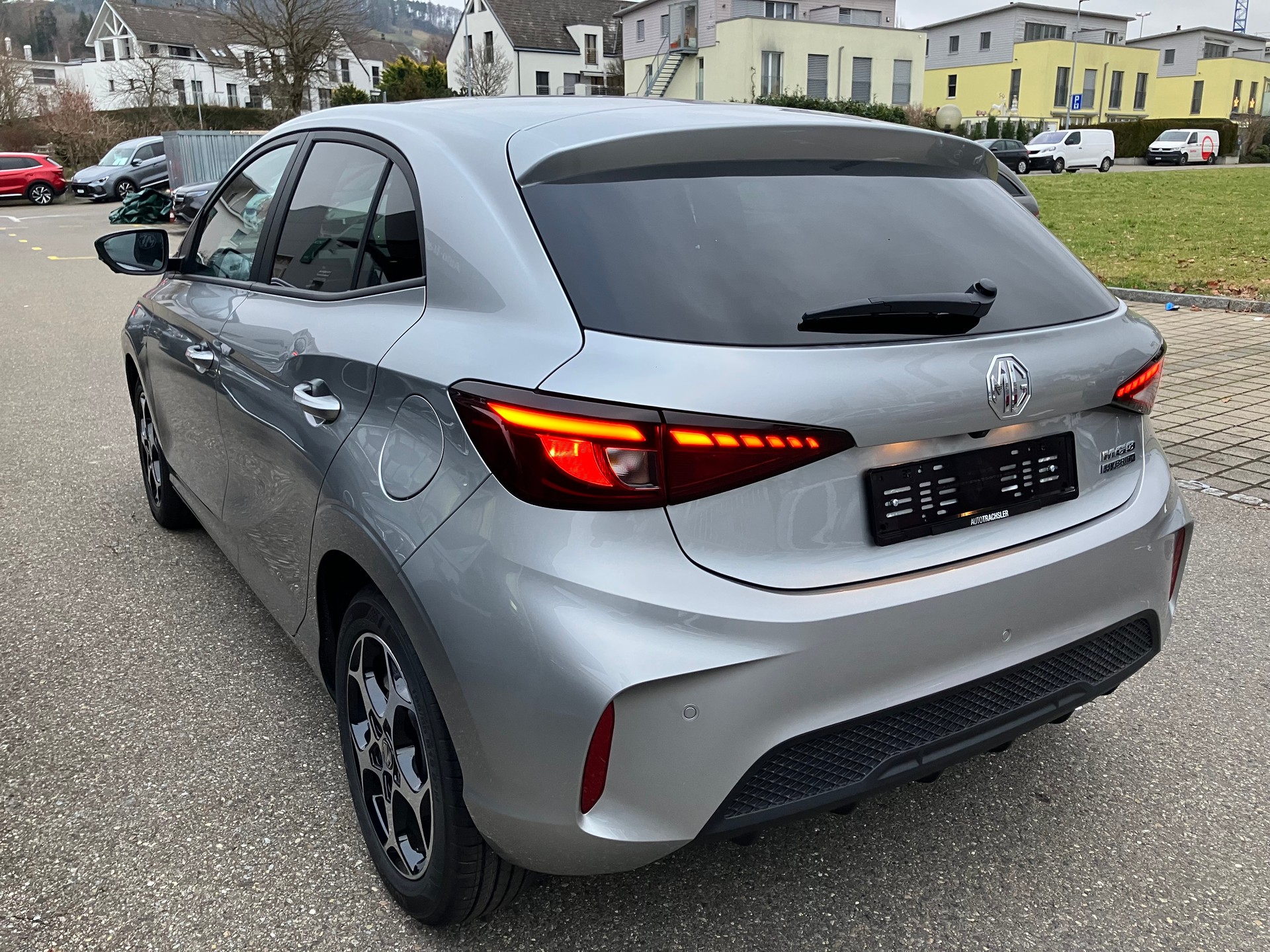 MG 3 1.5 Hybrid Luxury Aut.-image-5