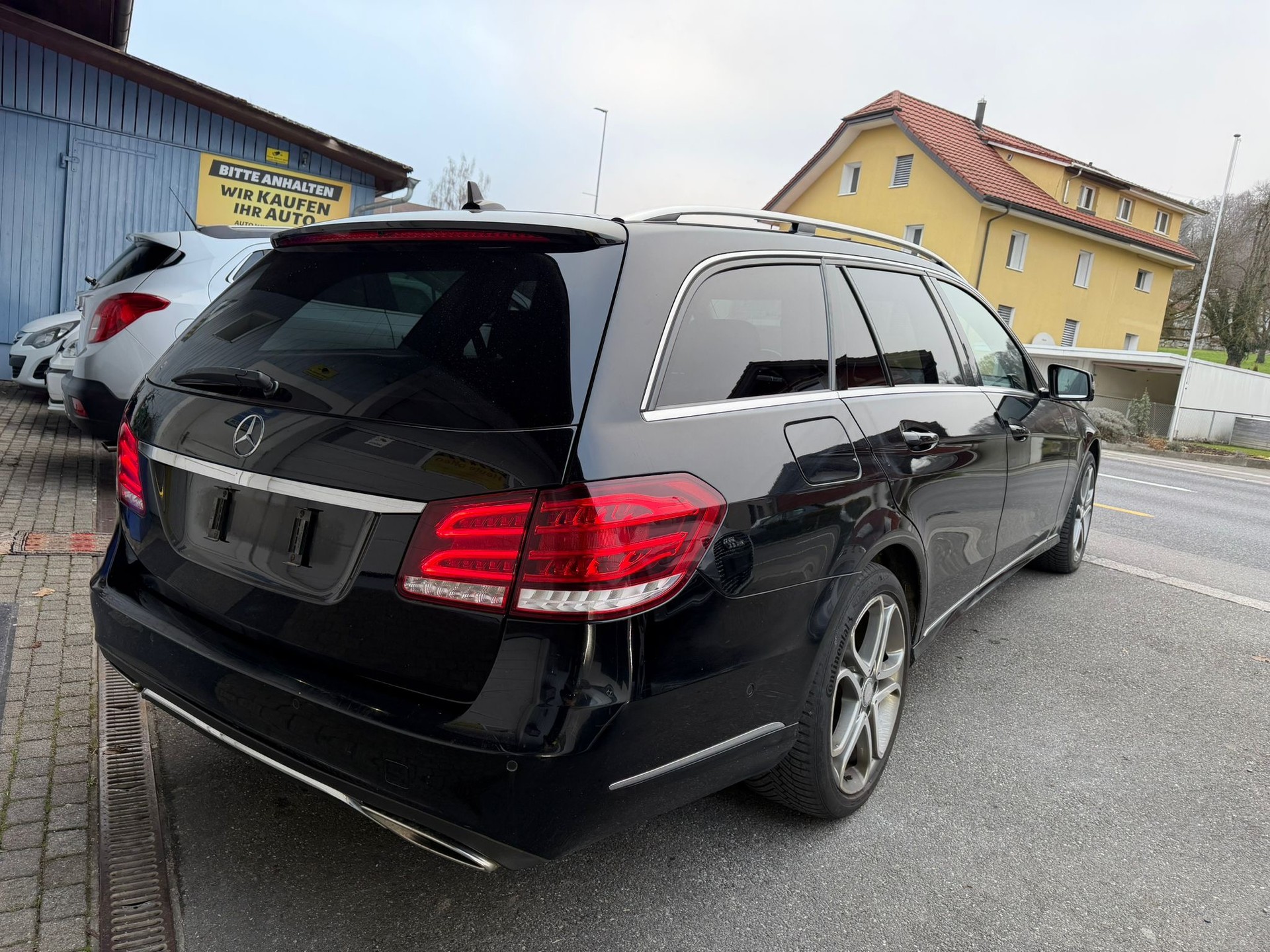 MERCEDES-BENZ E 220 BlueTEC Elégance 4Matic 7G-Tronic-image-5