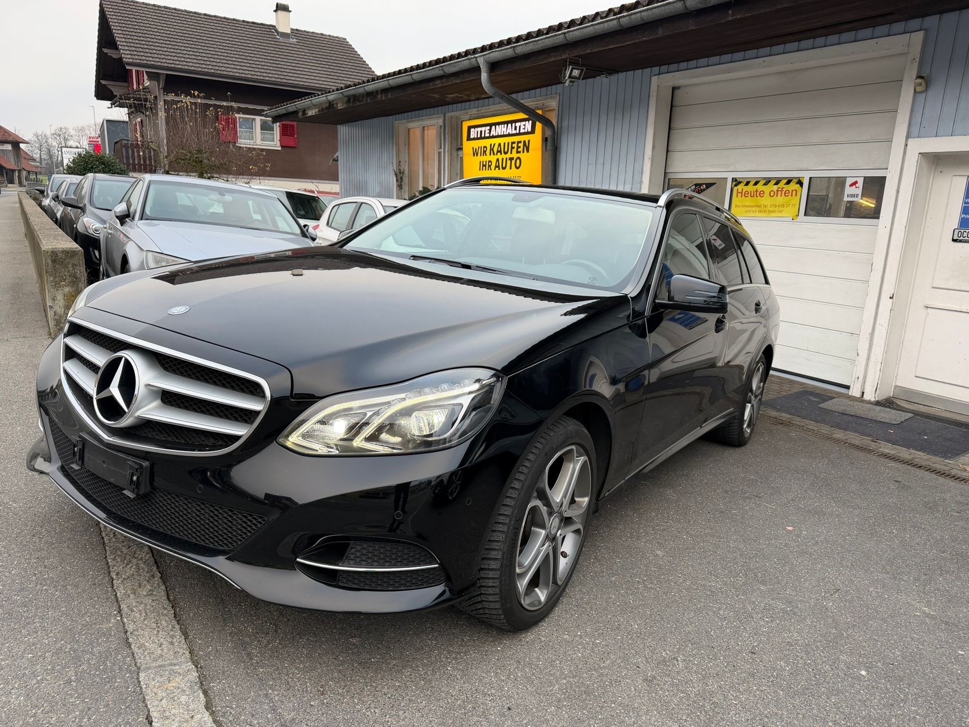 MERCEDES-BENZ E 220 BlueTEC Elégance 4Matic 7G-Tronic-image-1