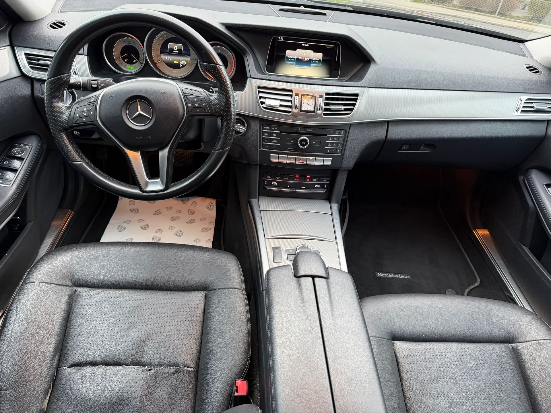 MERCEDES-BENZ E 220 BlueTEC Elégance 4Matic 7G-Tronic-image-9