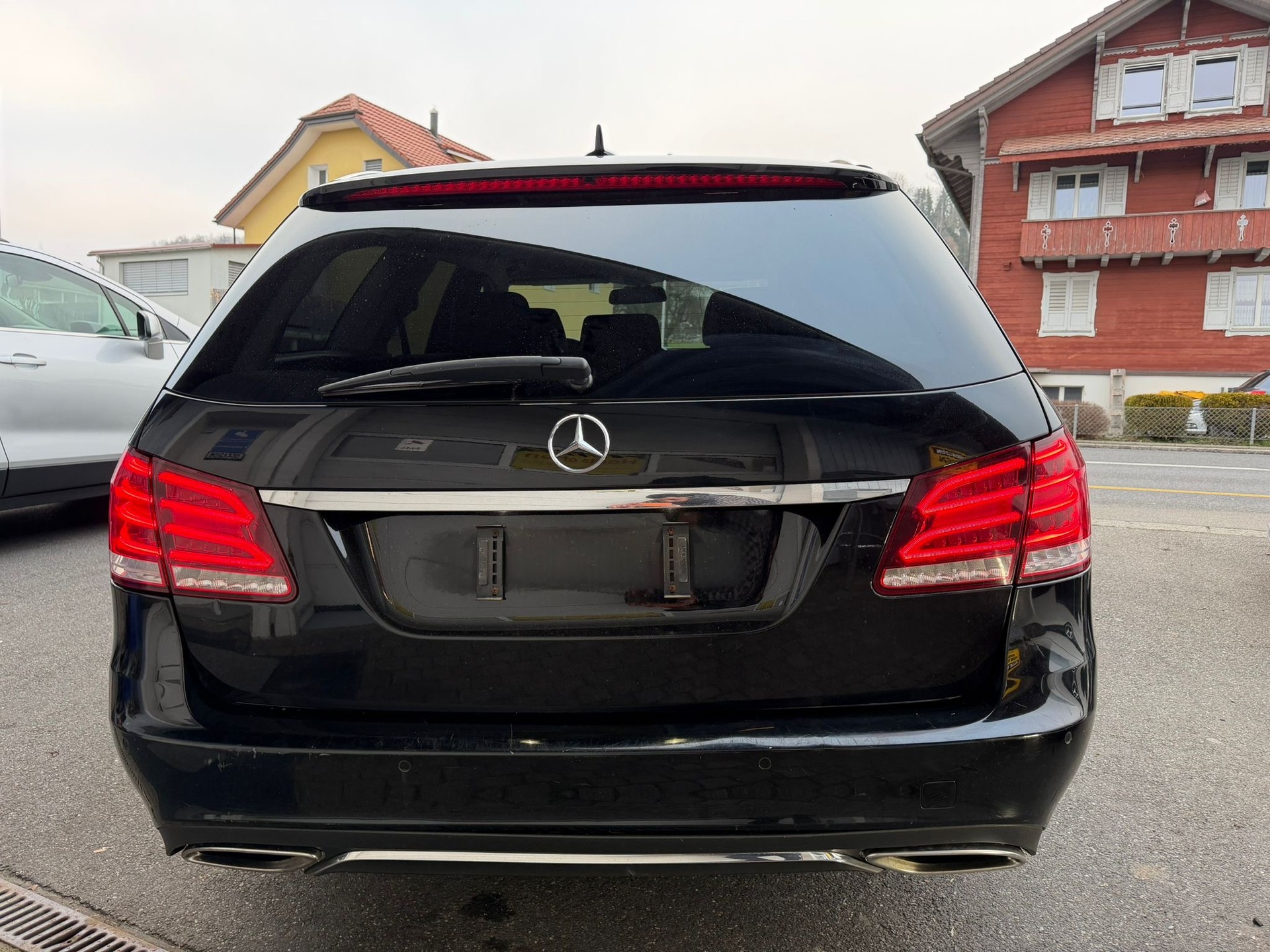 MERCEDES-BENZ E 220 BlueTEC Elégance 4Matic 7G-Tronic-image-3