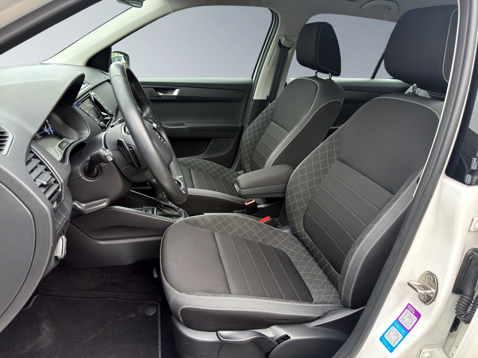 SKODA Fabia 1.0 TSI Ambition DSG-image-8