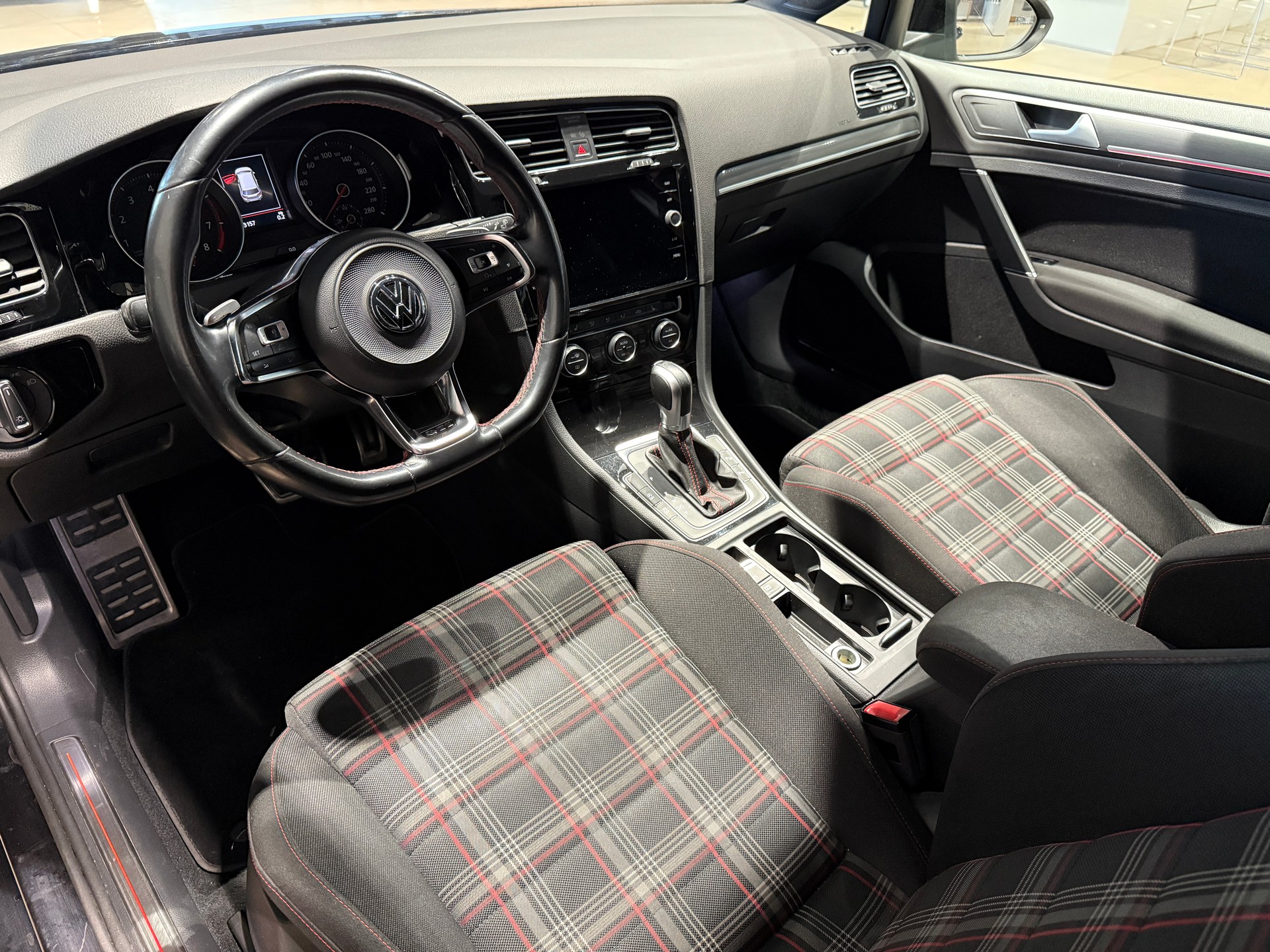 VW GTI-image-8