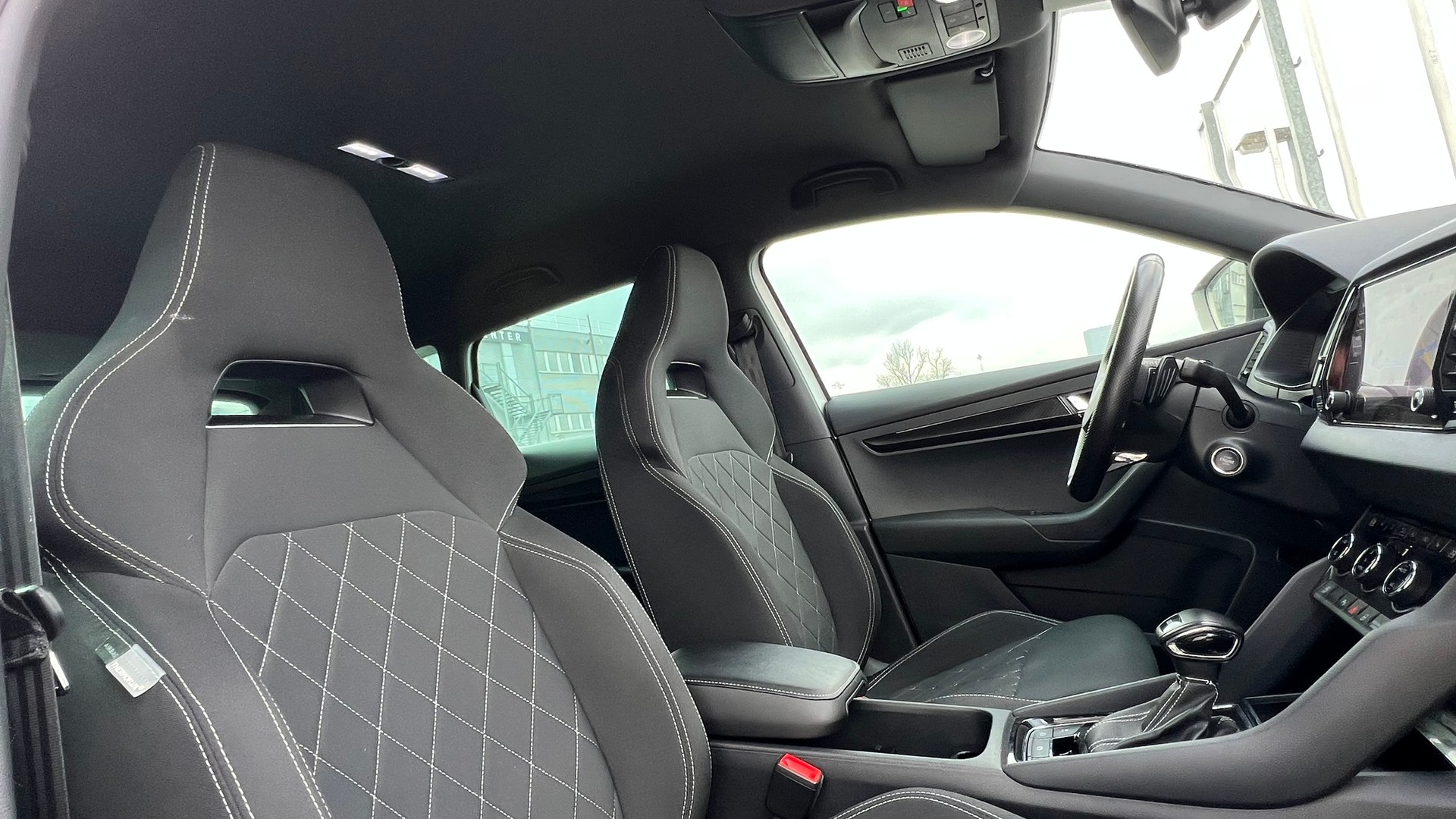 SKODA KAROQ 1.5 TSI ACT SPORTLINE DSG l 150 PS-image-24