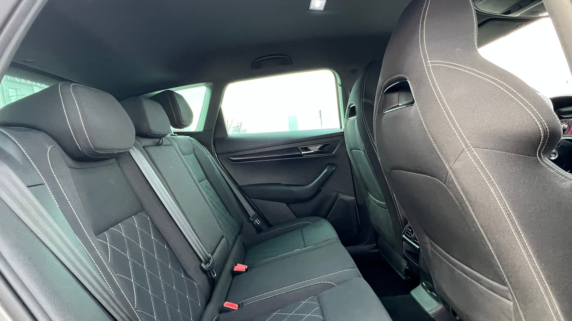 SKODA KAROQ 1.5 TSI ACT SPORTLINE DSG l 150 PS-image-27