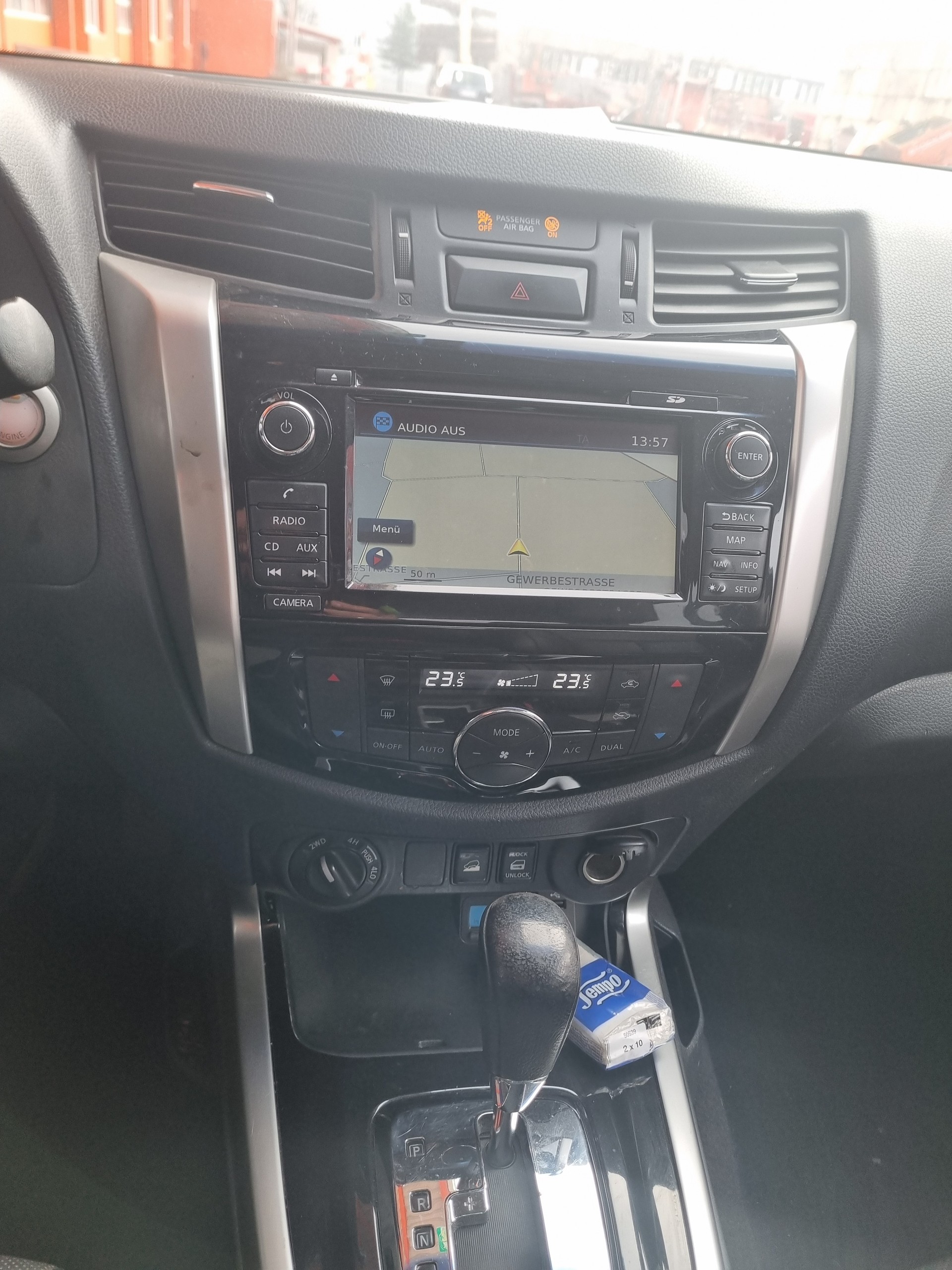 NISSAN Navara Double Cab Tekna 2.3 dCi 4WD Automatic-image-7