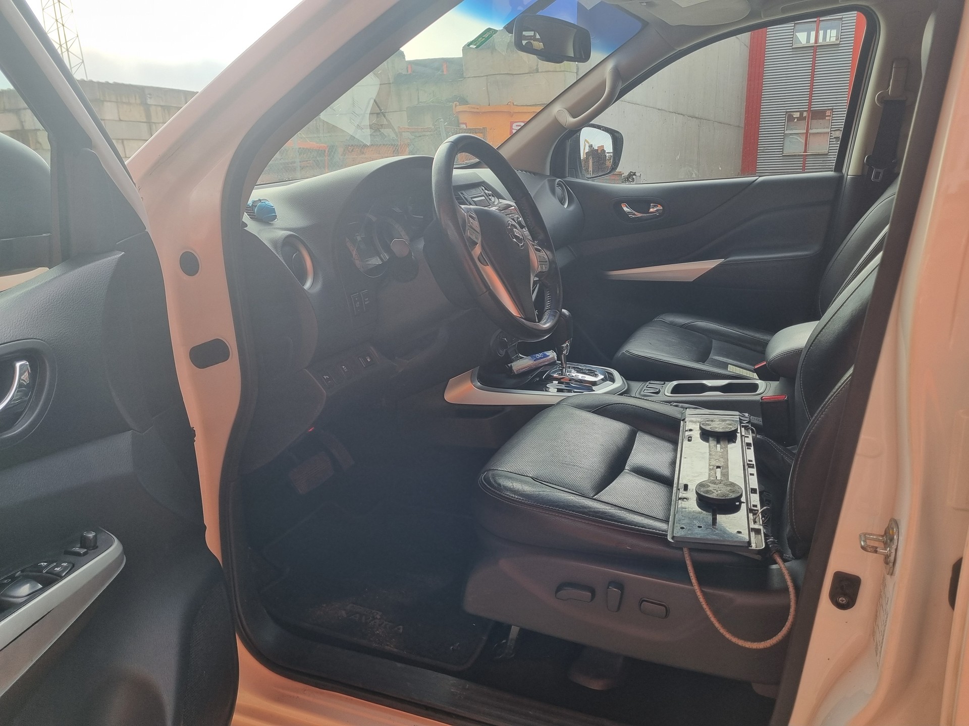 NISSAN Navara Double Cab Tekna 2.3 dCi 4WD Automatic-image-5