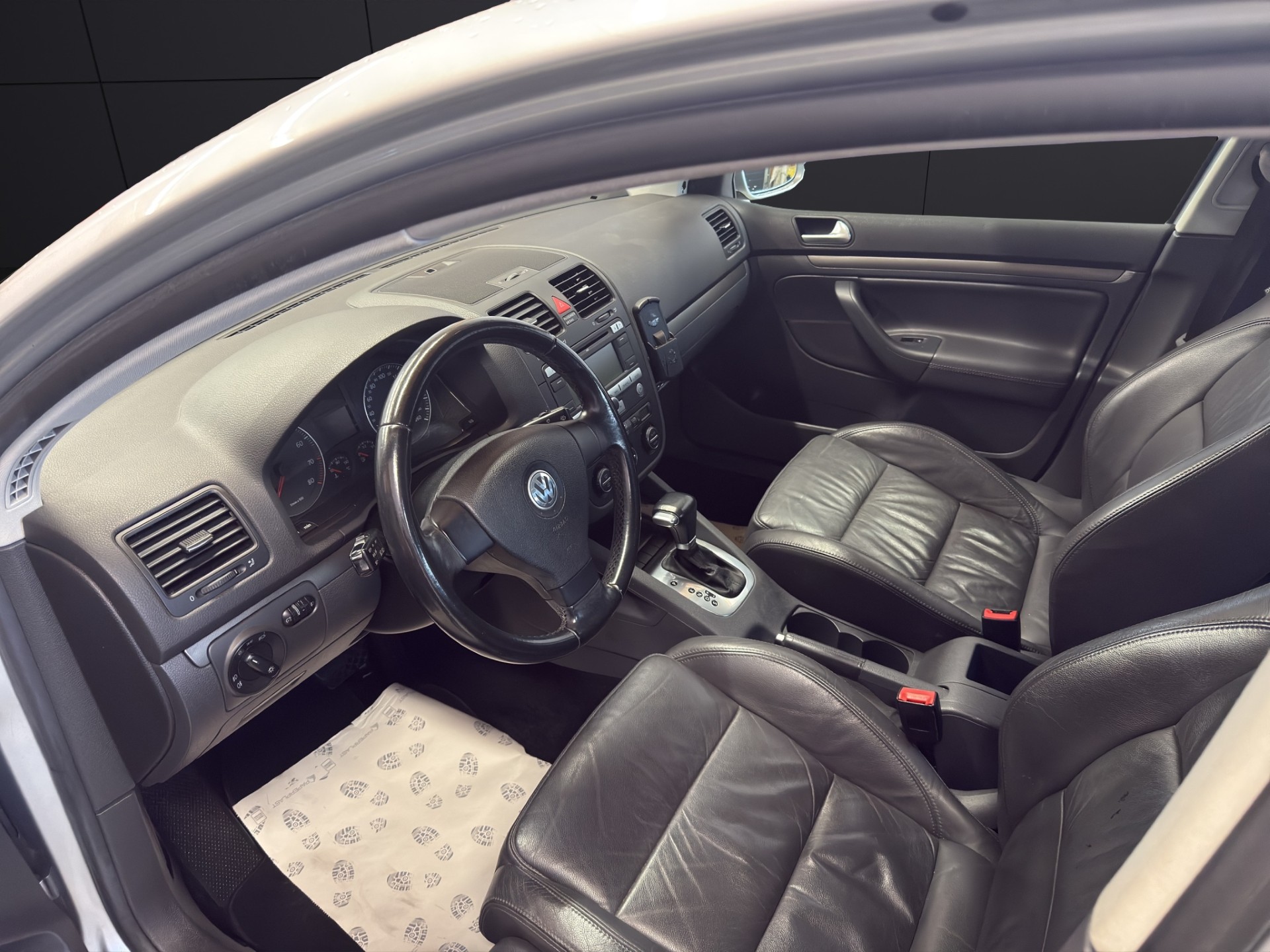 VW Golf 2.0 FSI Comfortline-image-6