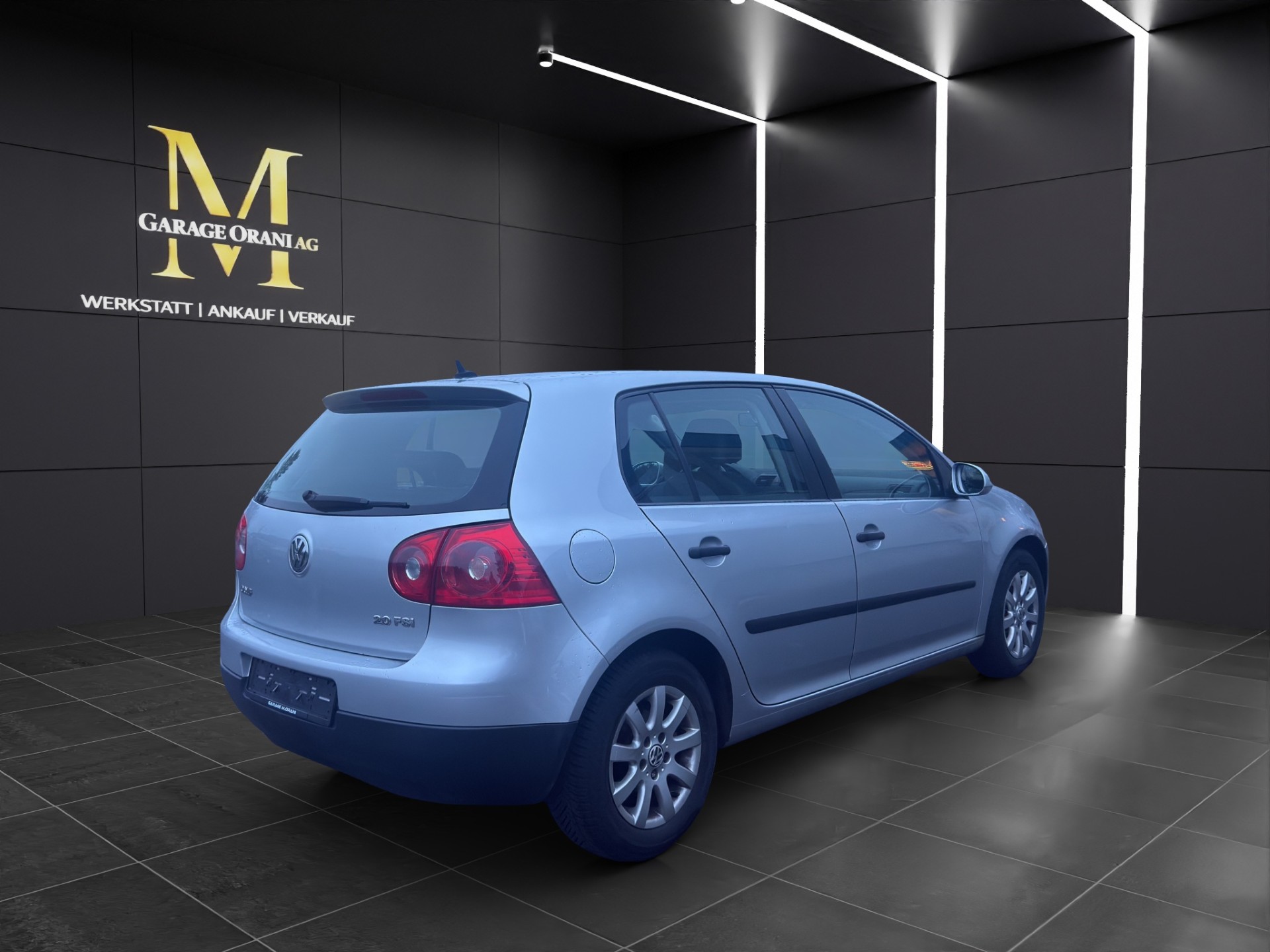 VW Golf 2.0 FSI Comfortline-showroom-element-2