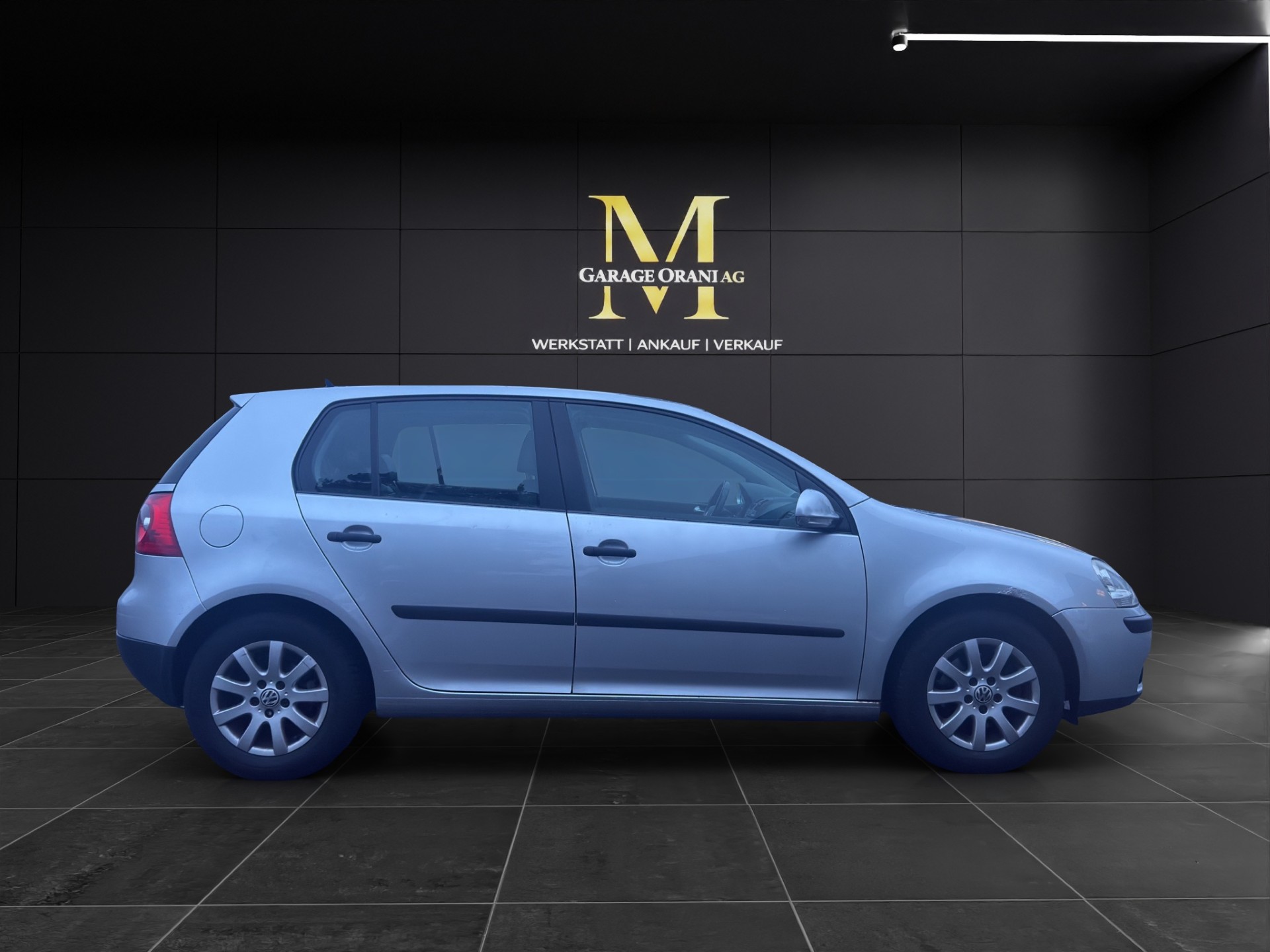 VW Golf 2.0 FSI Comfortline-showroom-element-3