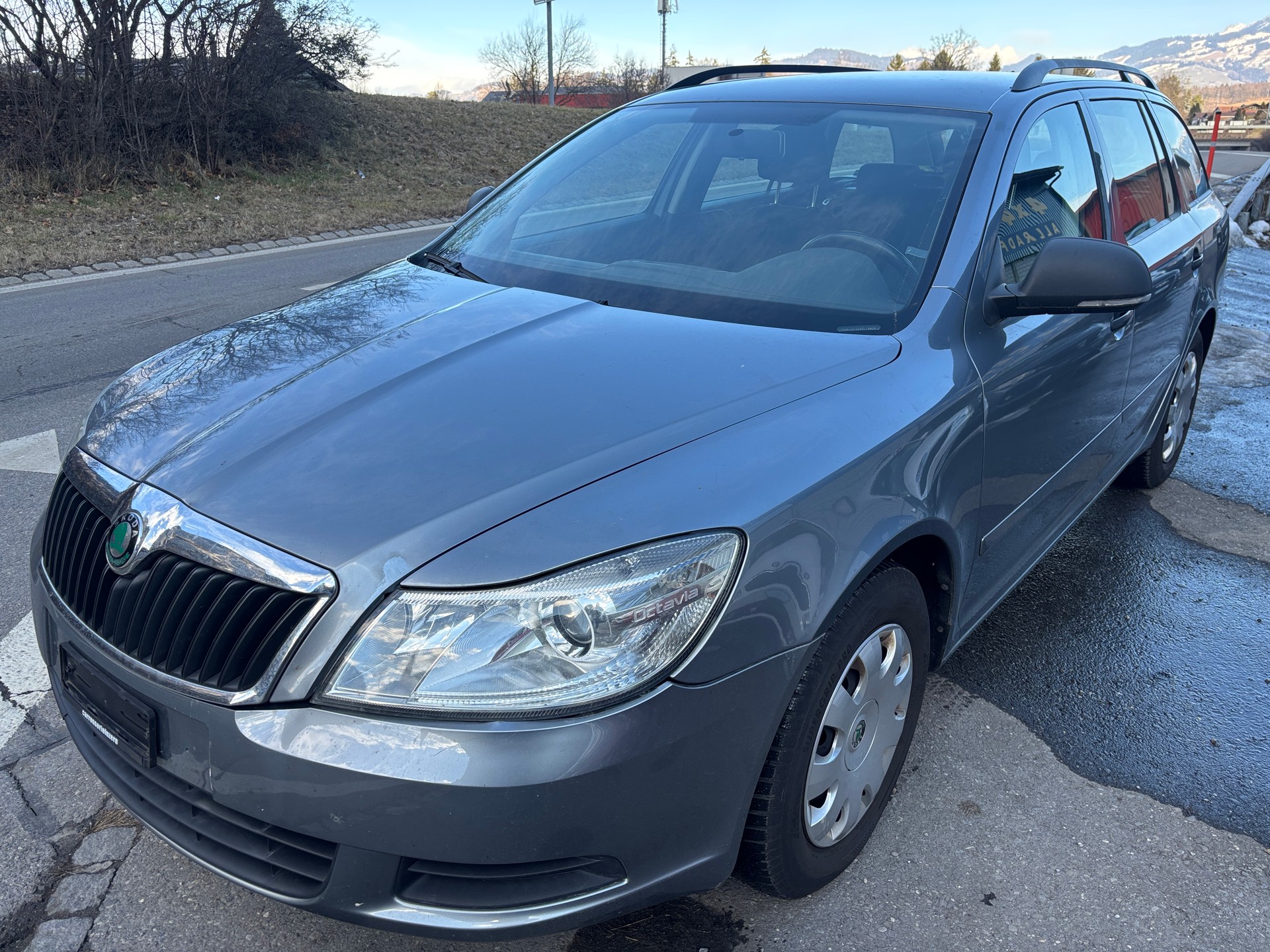 SKODA Octavia Combi 1.4 TSI Active-image-3