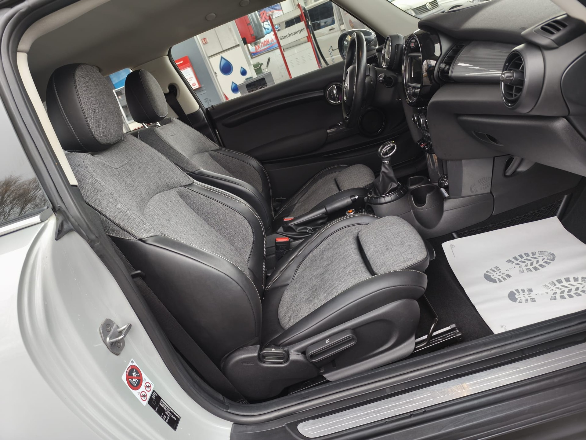 MINI Cooper Steptronic-image-10