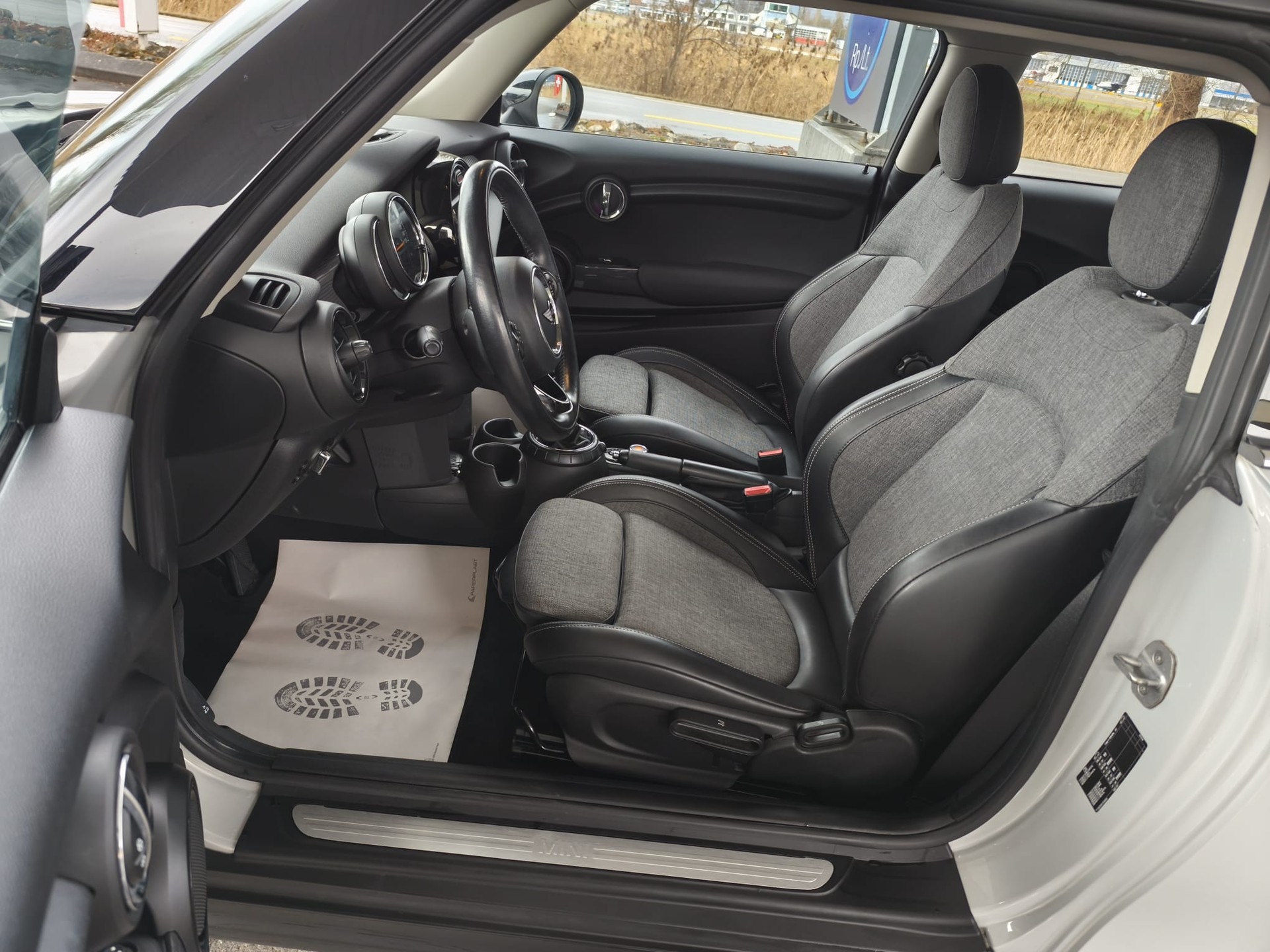 MINI Cooper Steptronic-image-9