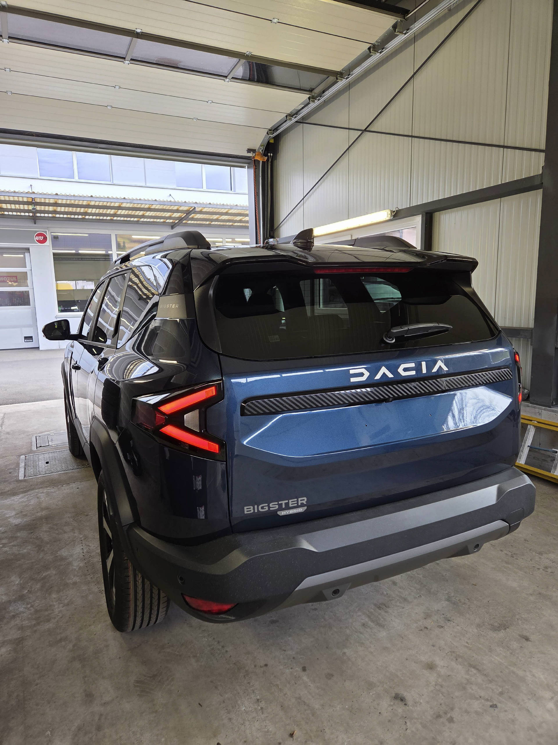 DACIA Bigster 1.8 Hybrid Journey-image-2