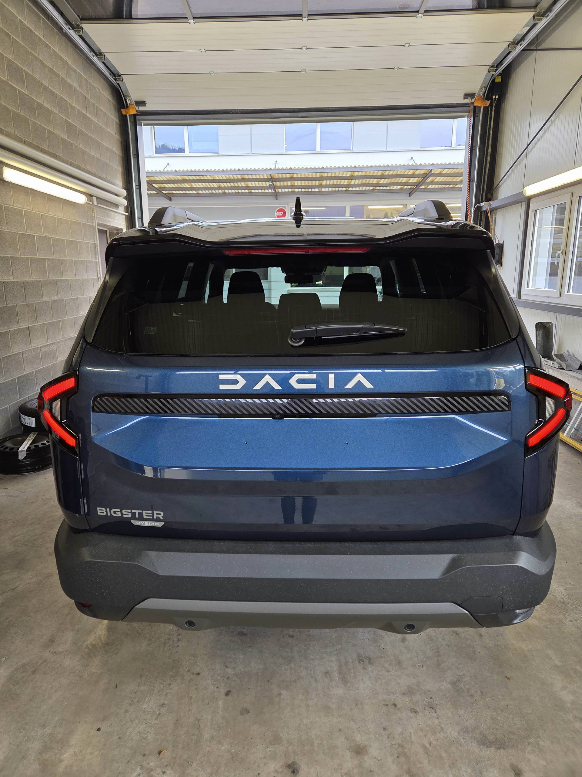 DACIA Bigster 1.8 Hybrid Journey-image-3