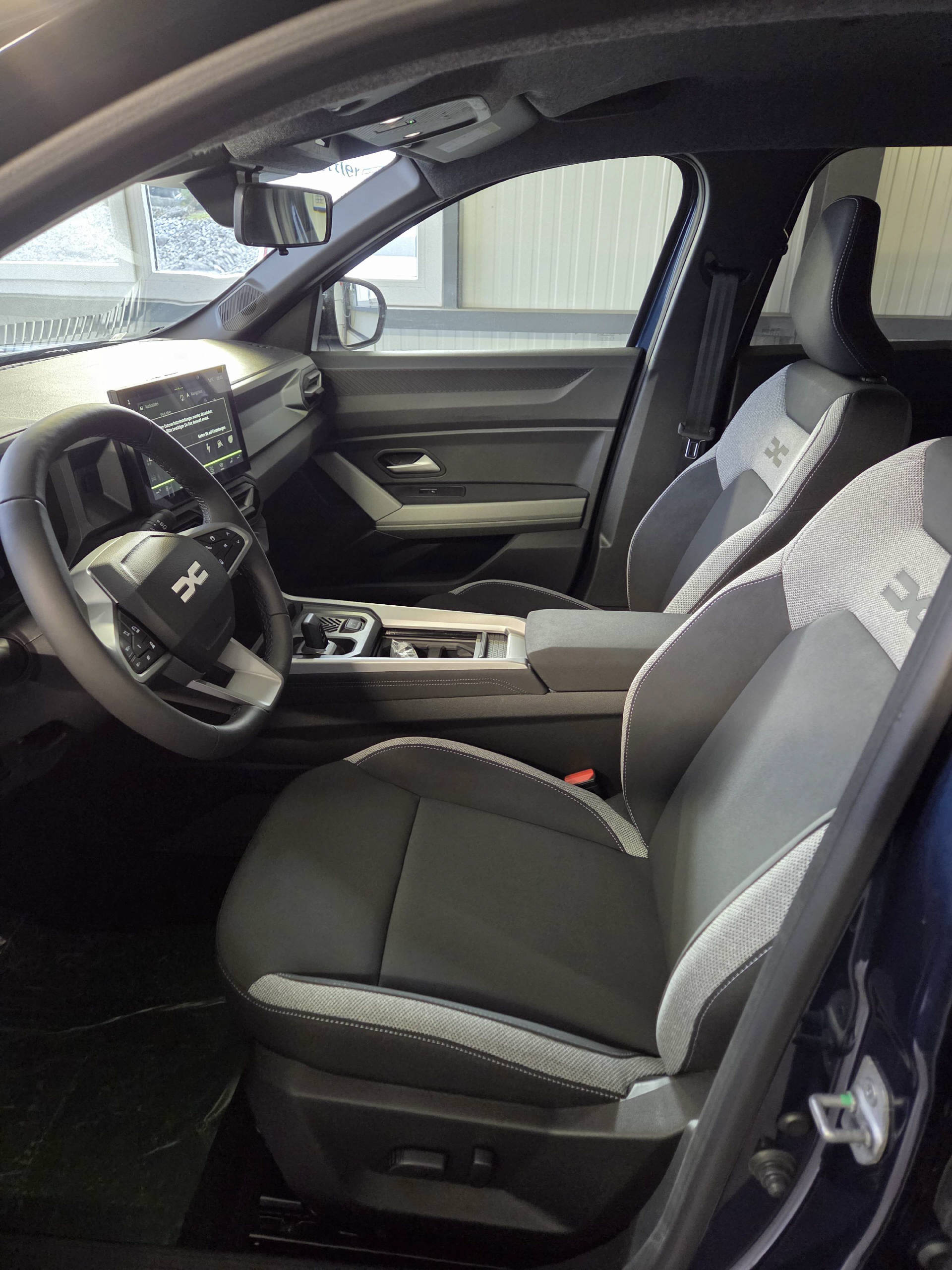 DACIA Bigster 1.8 Hybrid Journey-image-4
