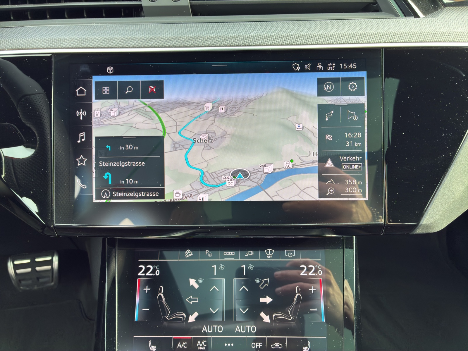AUDI Q8 Sportback 55 e-tron Black Edition quattro-image-11