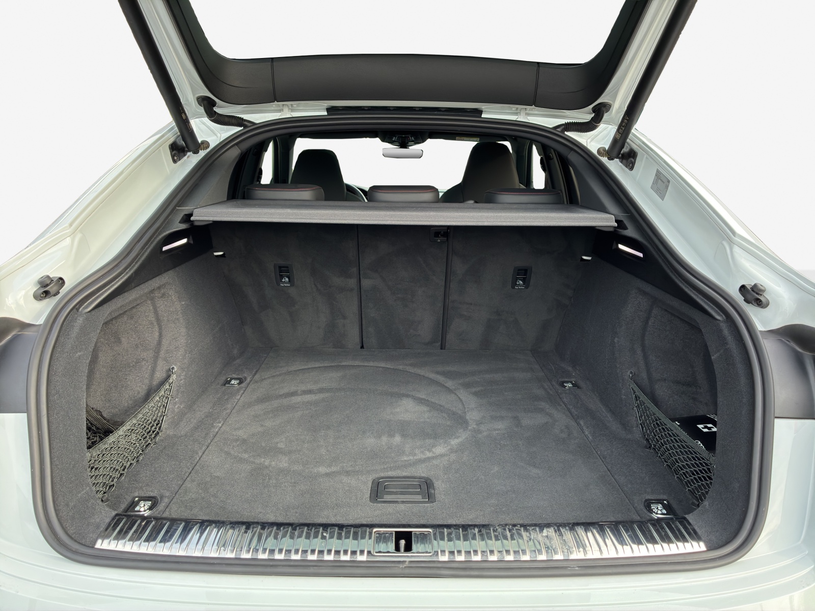 AUDI Q8 Sportback 55 e-tron Black Edition quattro-image-13