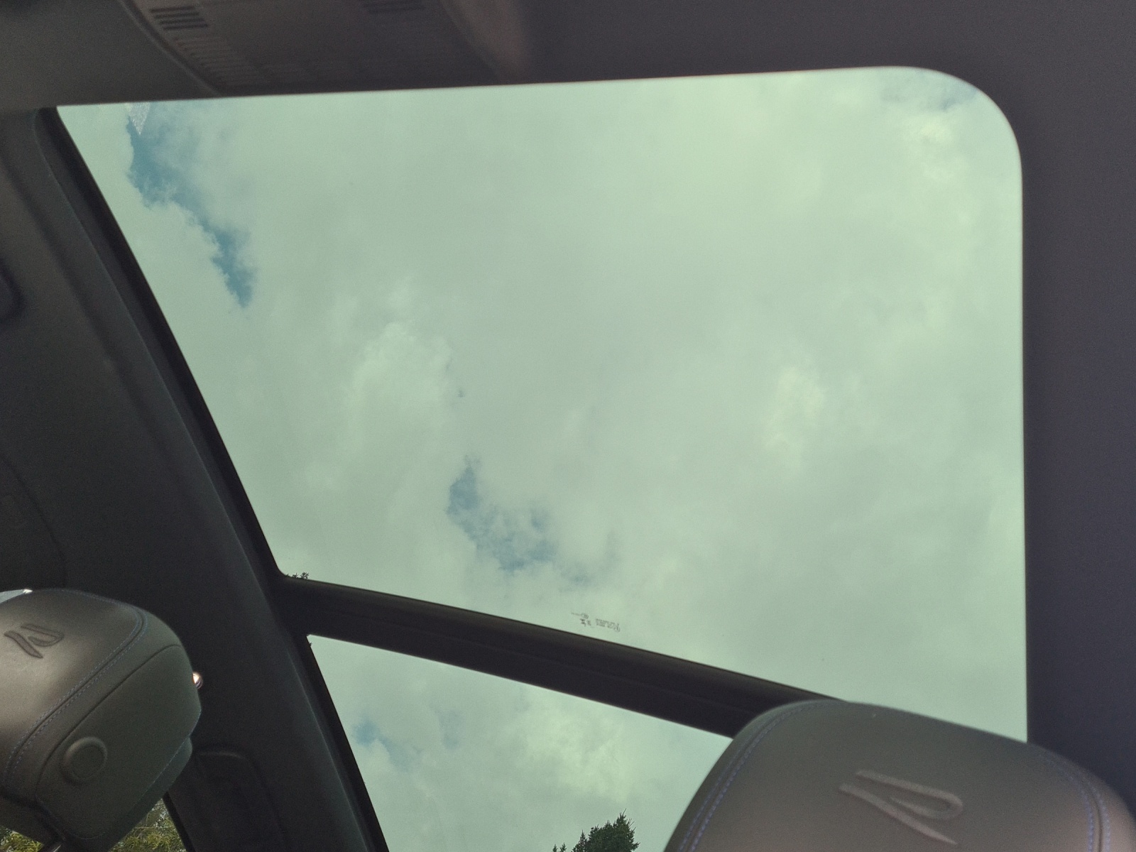 VW Touareg 3.0 TSI eHybrid R Tiptronic-image-13