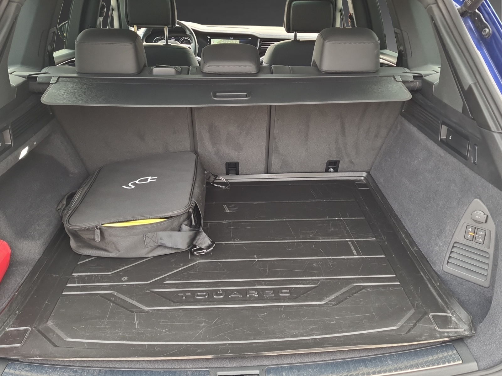 VW Touareg 3.0 TSI eHybrid R Tiptronic-image-9