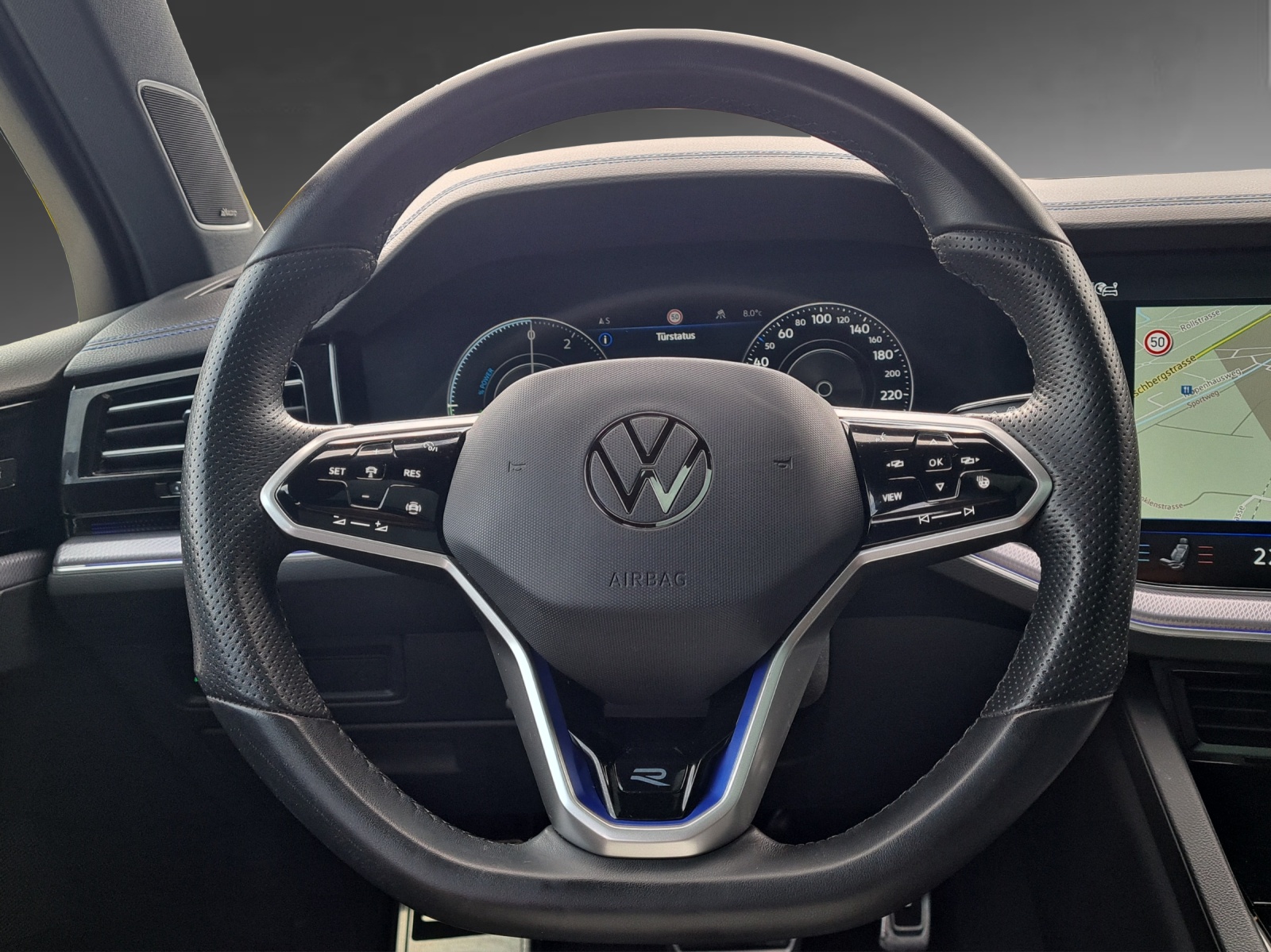 VW Touareg 3.0 TSI eHybrid R Tiptronic-image-8