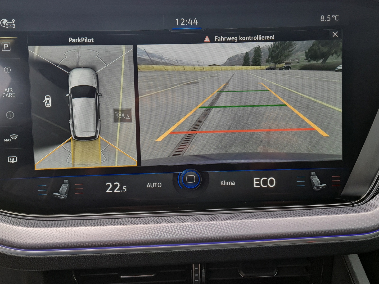 VW Touareg 3.0 TSI eHybrid R Tiptronic-image-10