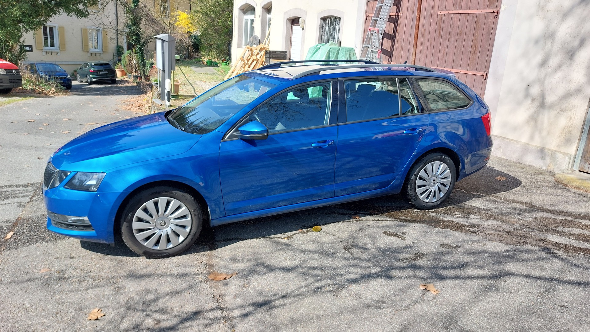 SKODA Octavia Combi 2.0 TDI Ambition DSG-image-1