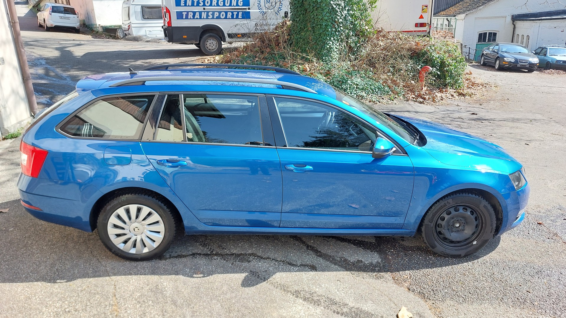 SKODA Octavia Combi 2.0 TDI Ambition DSG-image-4