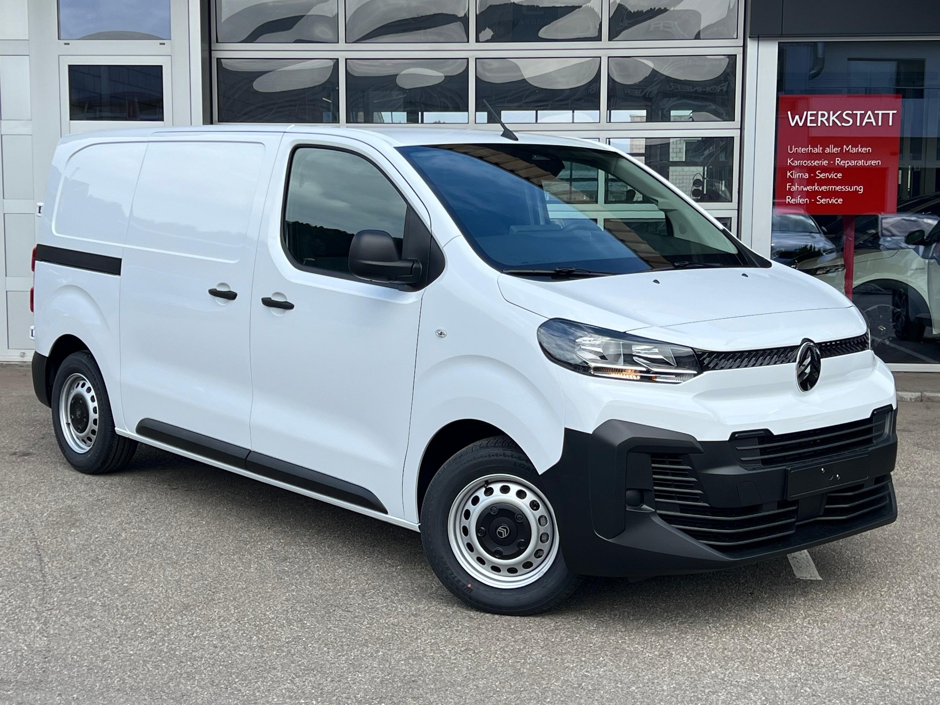 CITROEN Jumpy Kaw. M 1.5 BlueHDi 120 First S/S-image-0