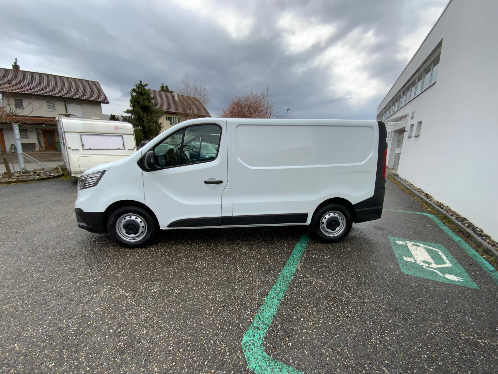 RENAULT Trafic 2.0 Blue dCi 150 Business L1H1 EDC EN-image-4