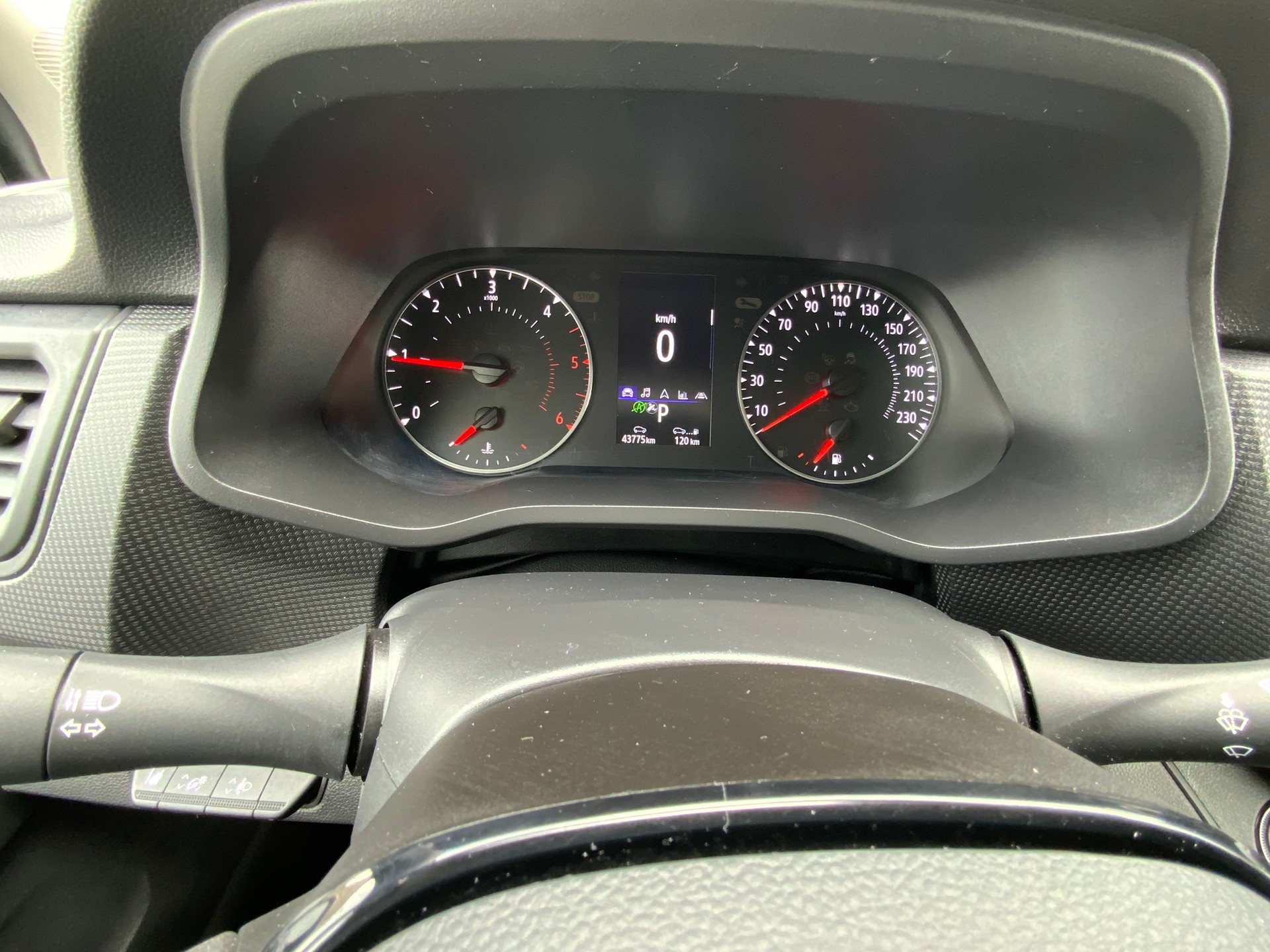 RENAULT Trafic 2.0 Blue dCi 150 Business L1H1 EDC EN-image-16