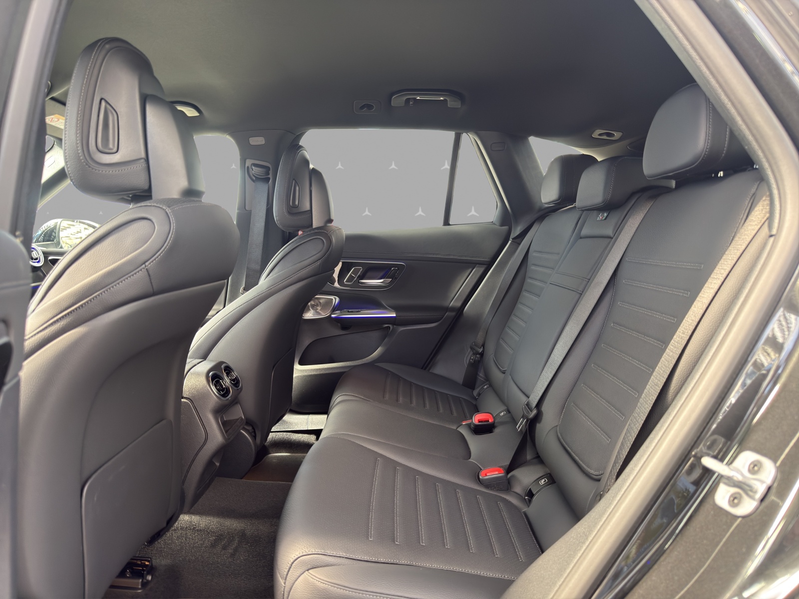 MERCEDES-BENZ GLC 200 4Matic 9G-Tronic-image-12
