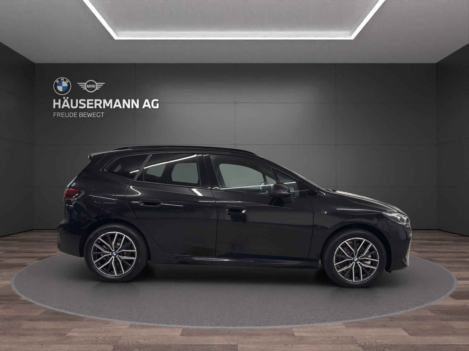 BMW 230e xDrive Active Tourer M Sport-image-3