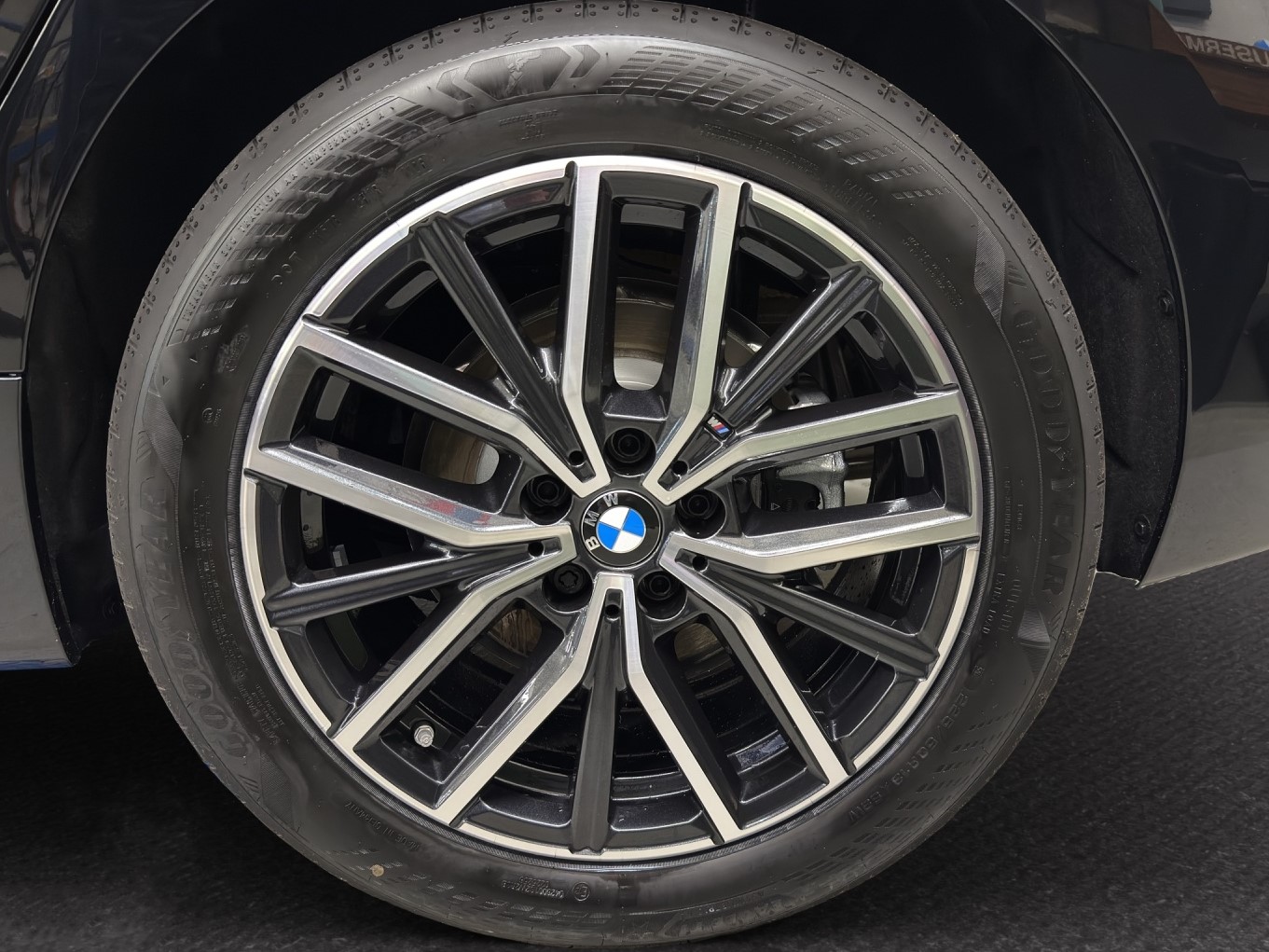 BMW 230e xDrive Active Tourer M Sport-image-9