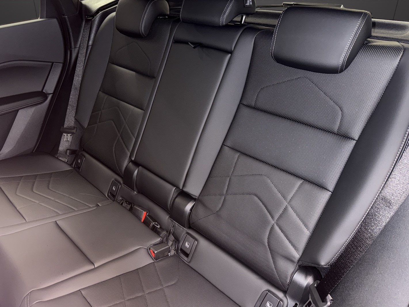 BMW 230e xDrive Active Tourer M Sport-image-15